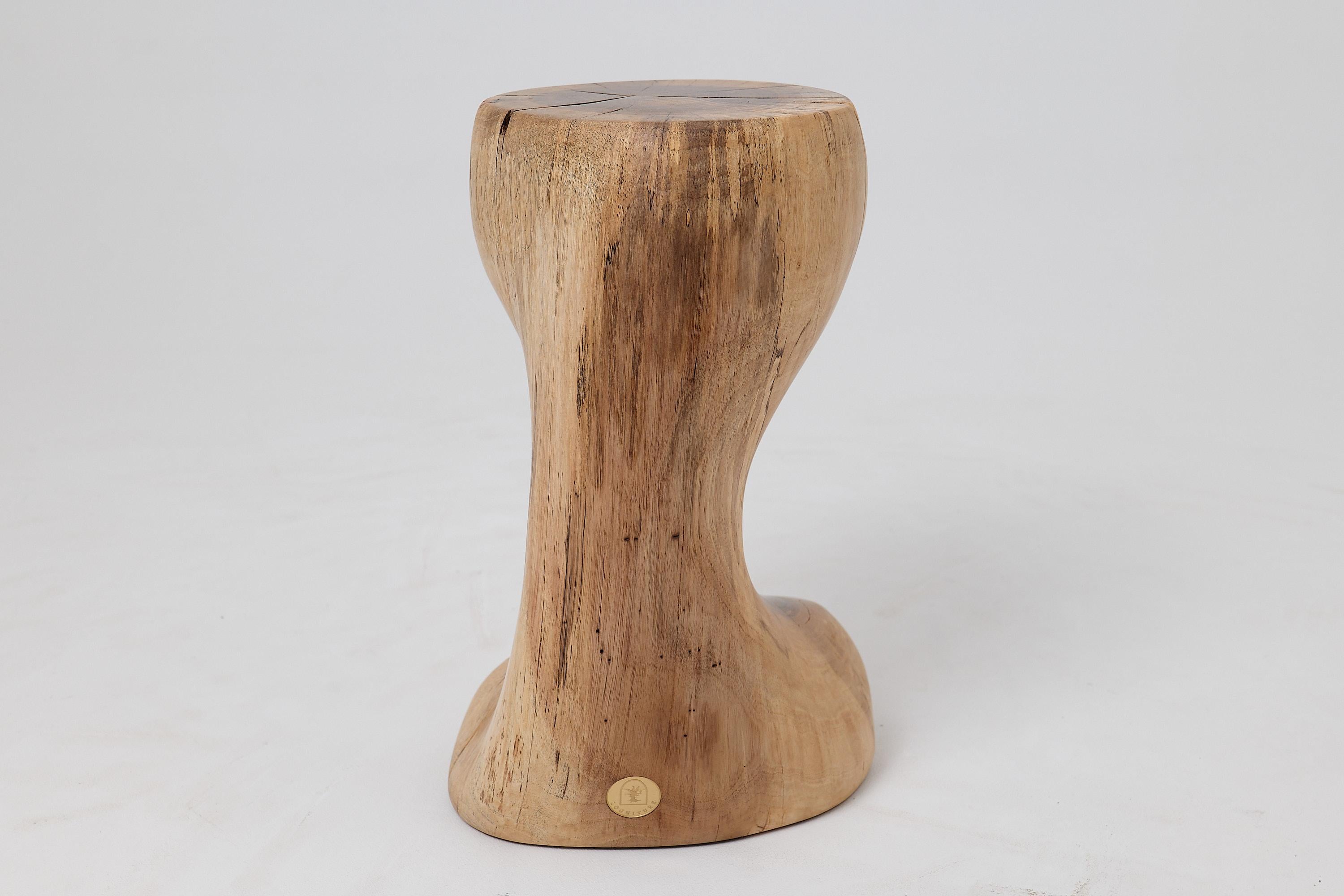 Intagliato Logniture, Walnut Solid Wood Sculptural Side Table, Original Contemporary Design in vendita