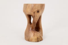 Logniture, Tavolino scultoreo in legno massiccio di noce, design contemporaneo originale