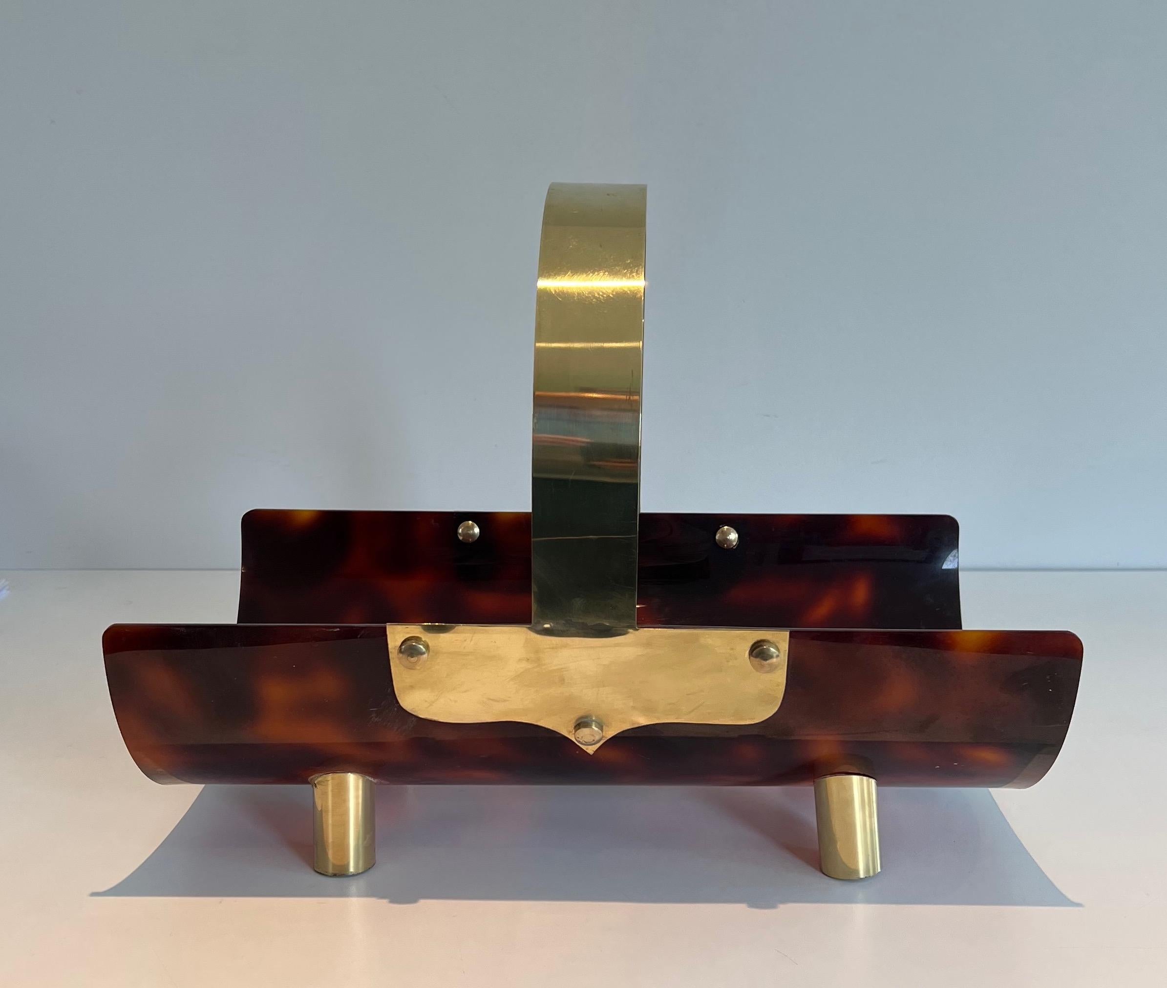 Mid-Century Modern Logs Holder made of Brass and Lucite Imitating Tortoise Shell For Sale
