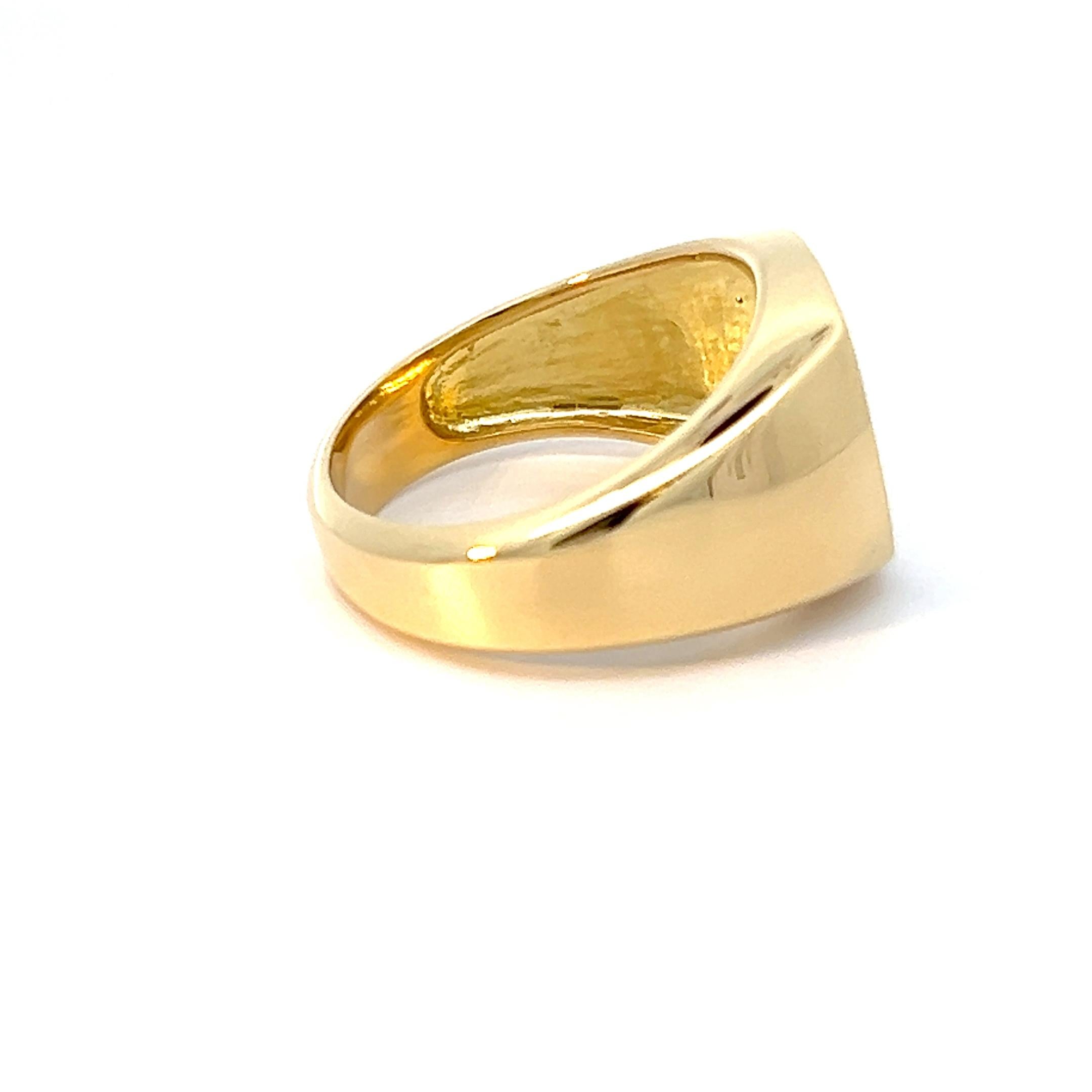 For Sale:  Lois D. Sasson Design 18k Yellow Gold Men's Signet Ring  5