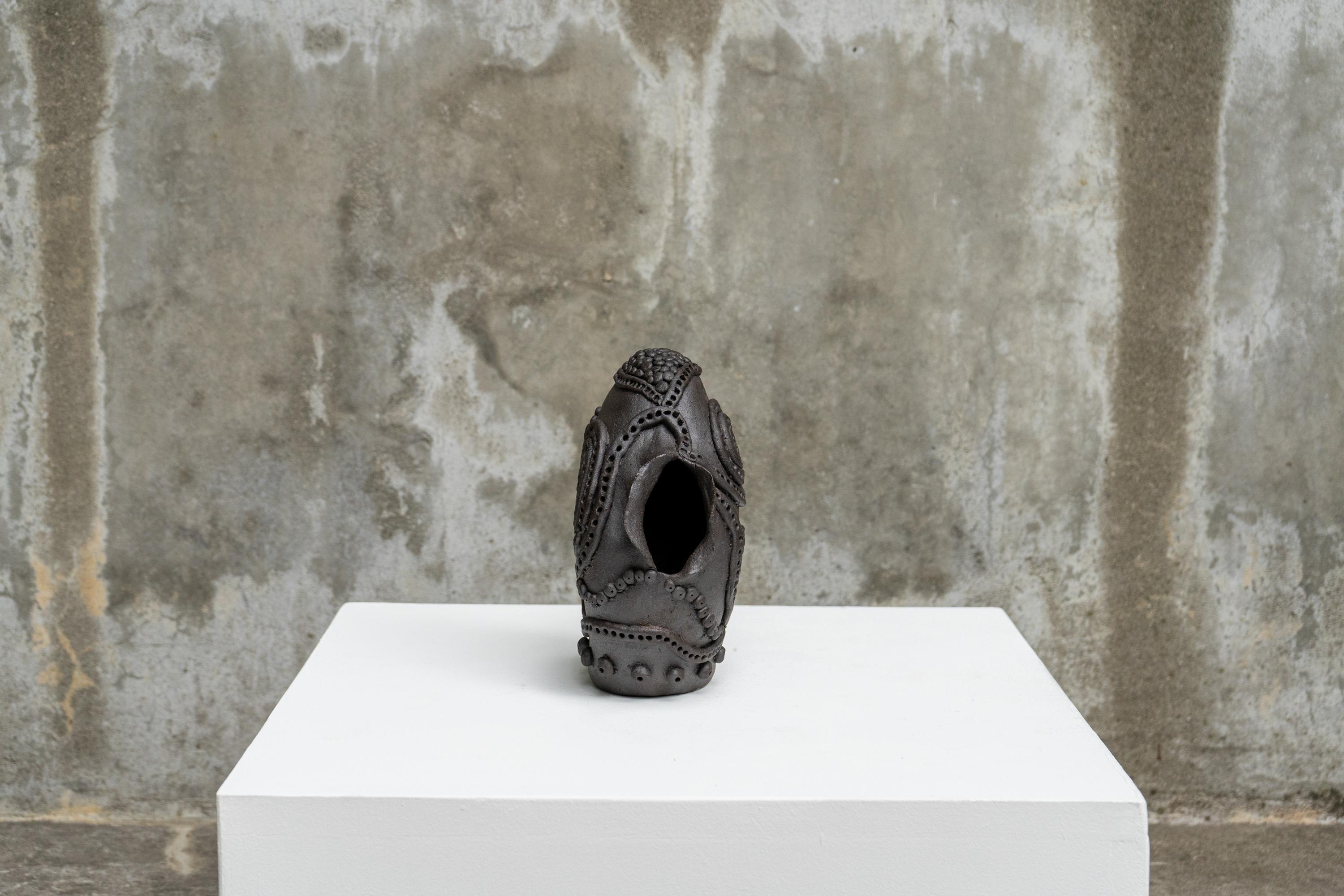 Céramique Lois Samuels, « Portrait n° 01 » en vente