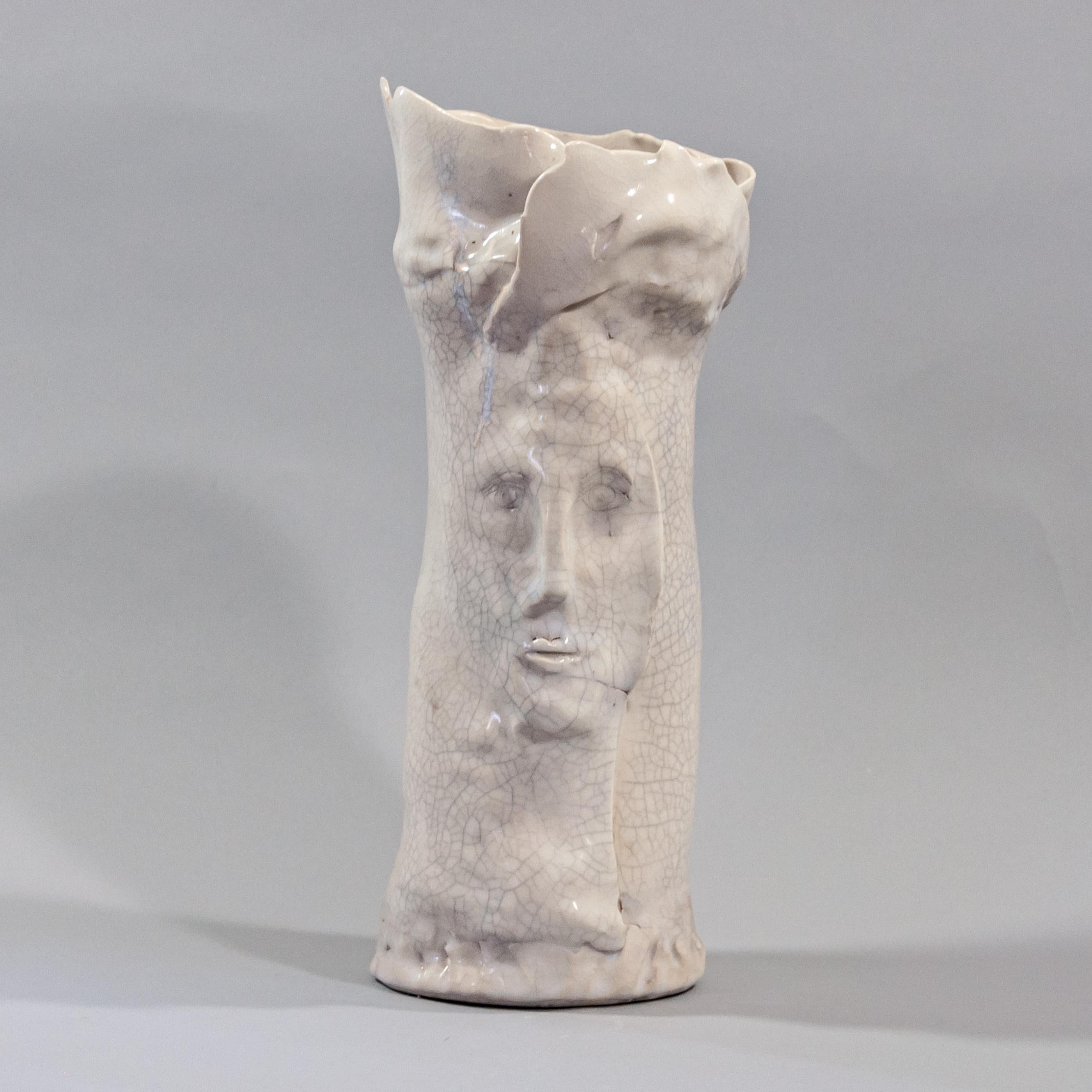 Jarrón de porcelana blanca con cara nº 1
