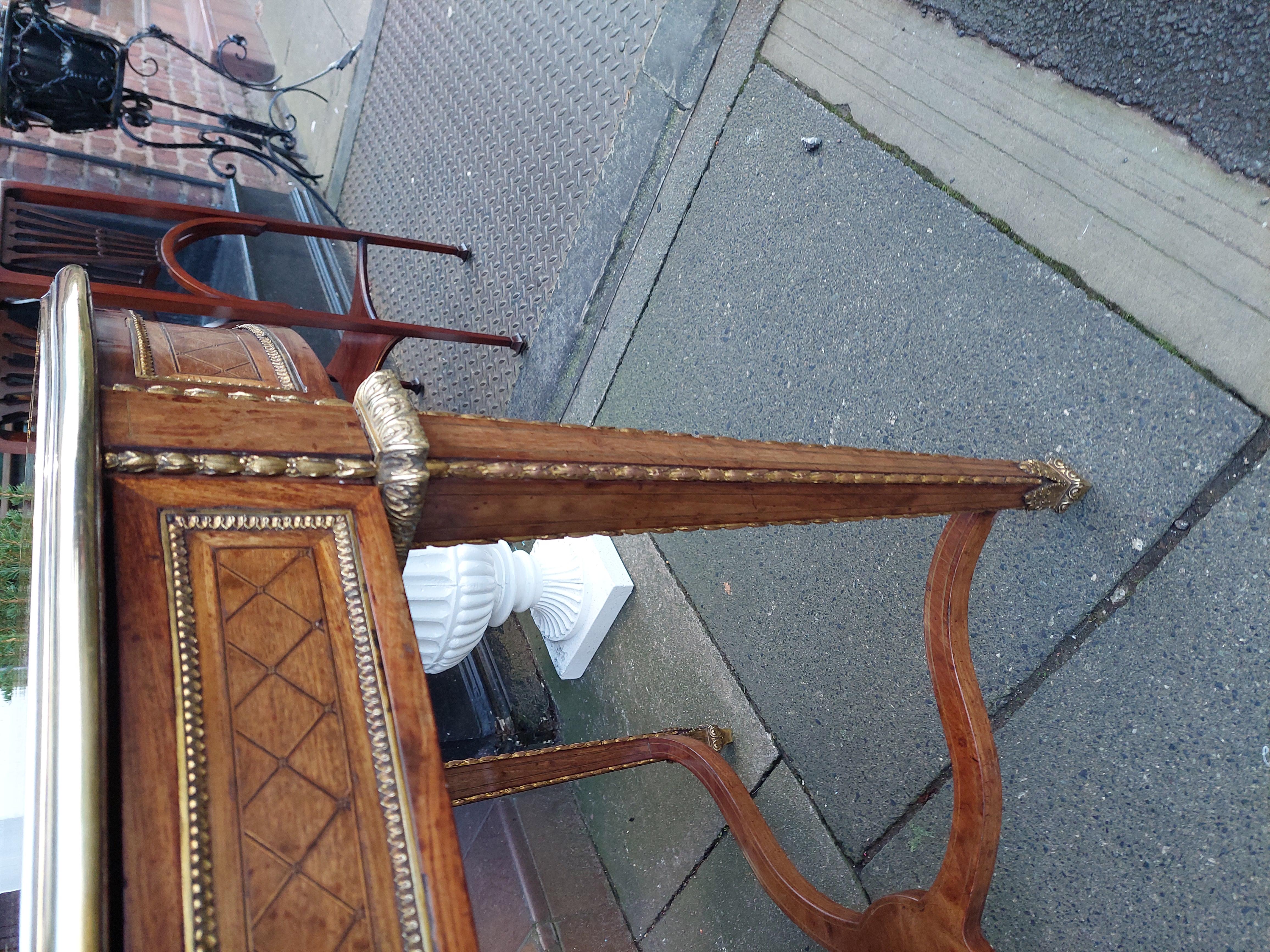 Loius XVI Style Inlaid Center Table In Good Condition For Sale In Altrincham, GB