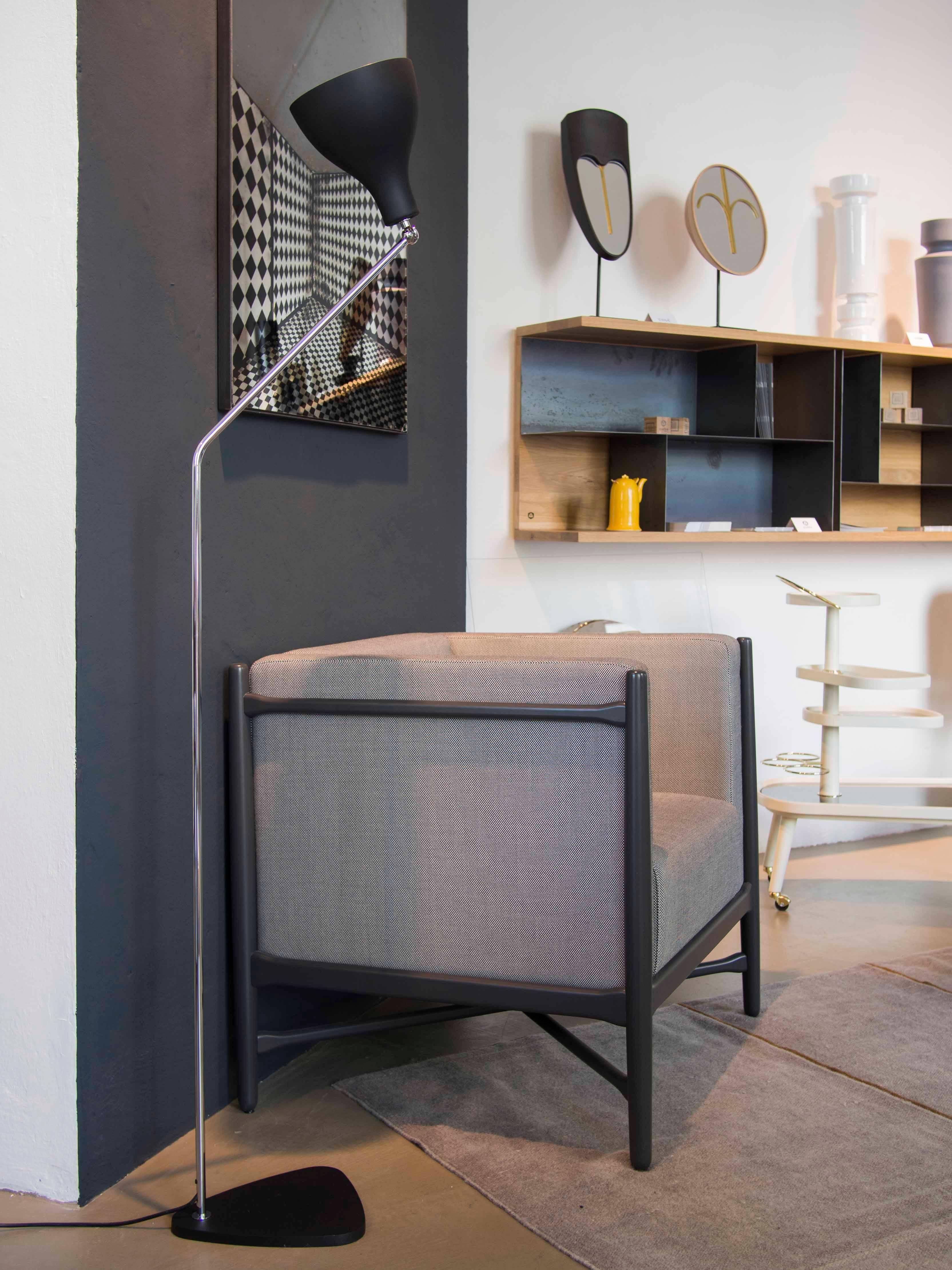 Fauteuil Loka, design confortable, tissu d'ameublement de style moderne en vente 2