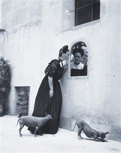 Frida Kahlo (avec des chiens regardant par la fenêtre)