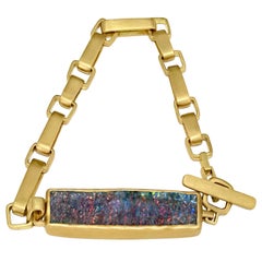 Lola Brooks Bracelet d'identification unique en son genre en opale Boulder Fiery et chaîne 22 carats faite à la main