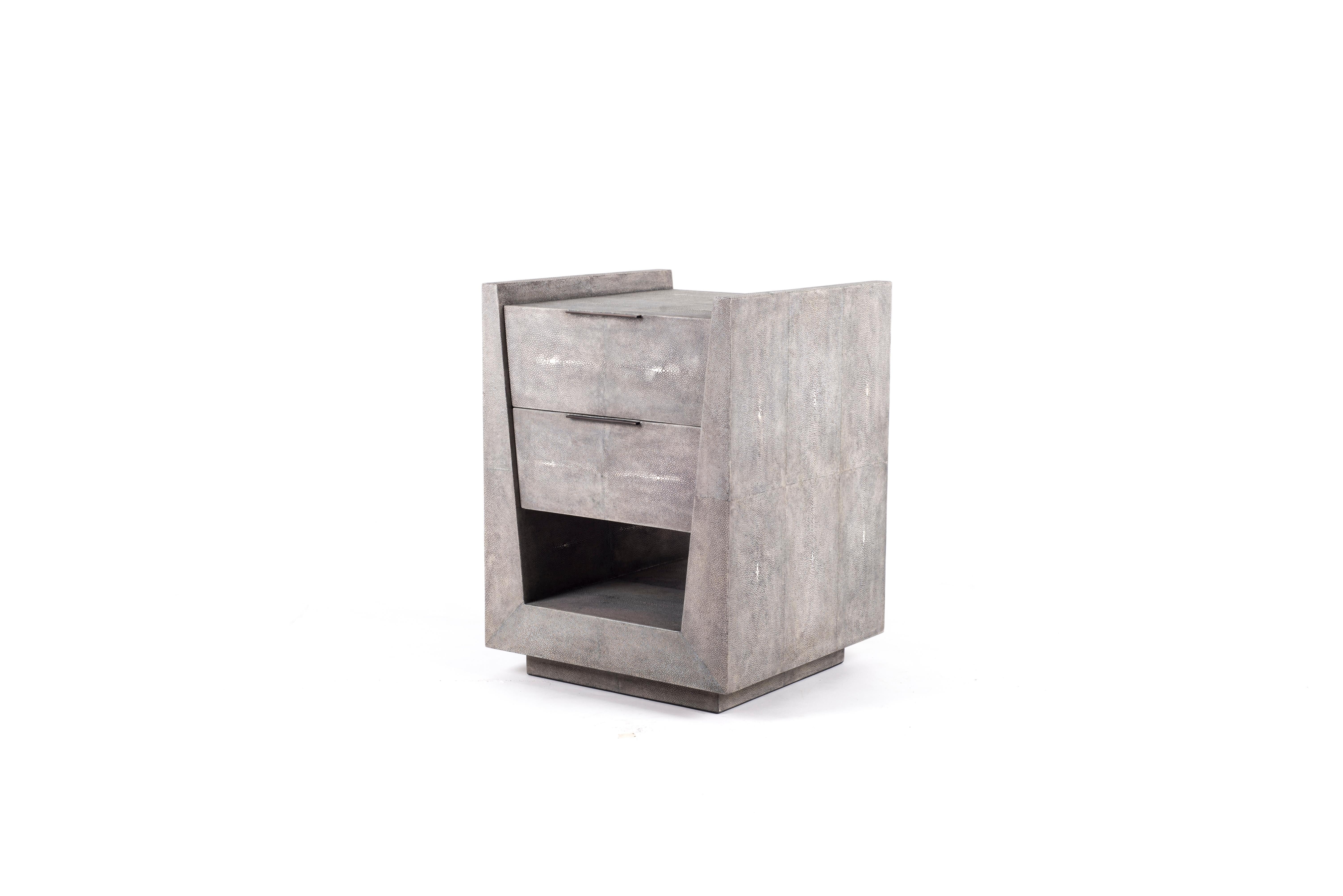Lola Chest of Drawers in Shagreen and Bronze-Patina Brass by R&Y Augousti For Sale 10