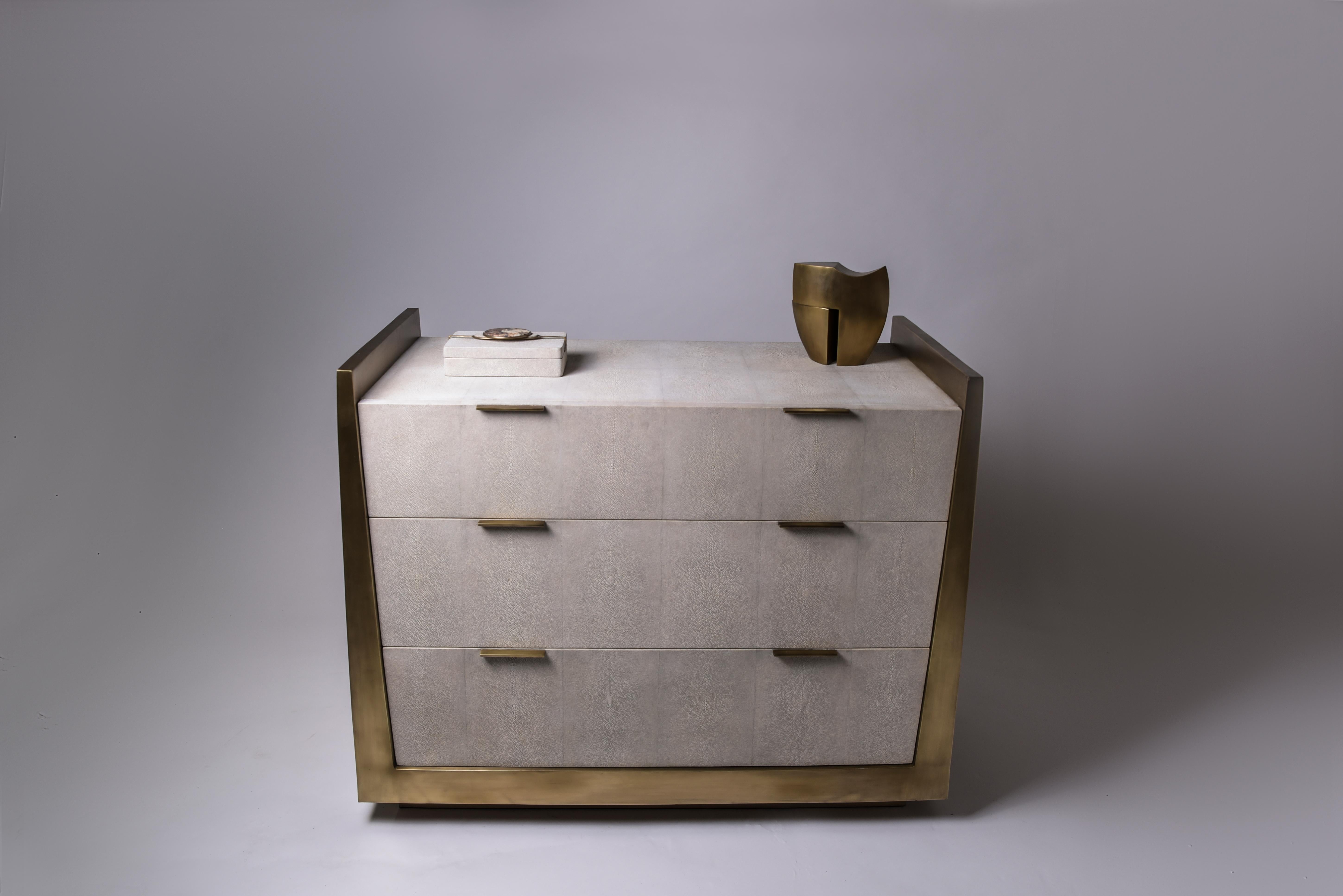 Art Deco Lola Chest of Drawers in Cream Shagreen and Bronze-Patina Brass by R&Y Augousti For Sale