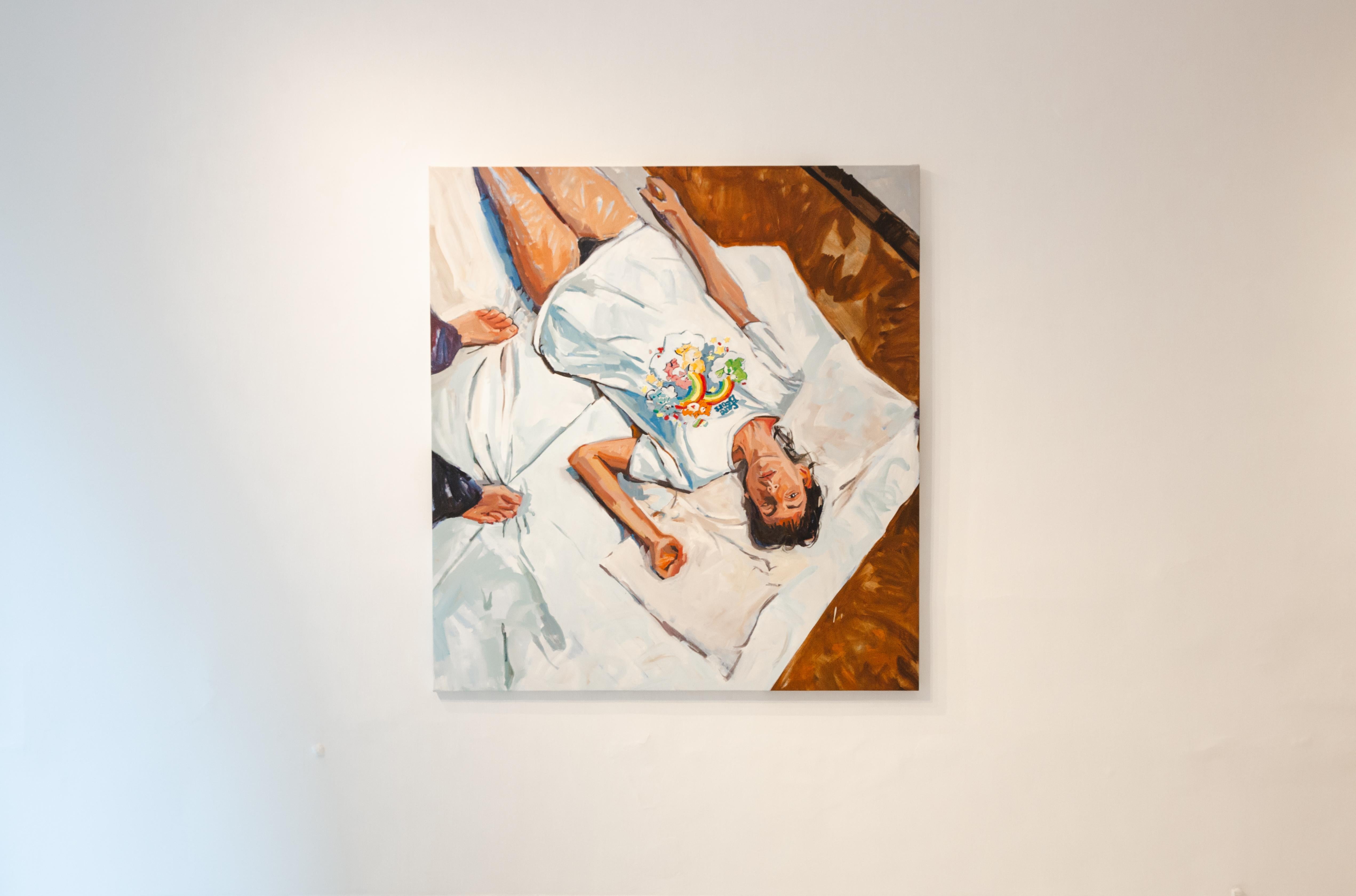 Lola Erhart Frau auf dem Bett liegend - Zeitgenössisches figuratives Ölgemälde Vivid im Angebot 5