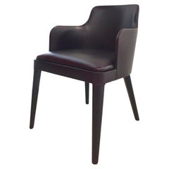 Lola, the Elegant and Padded Chair in Leather