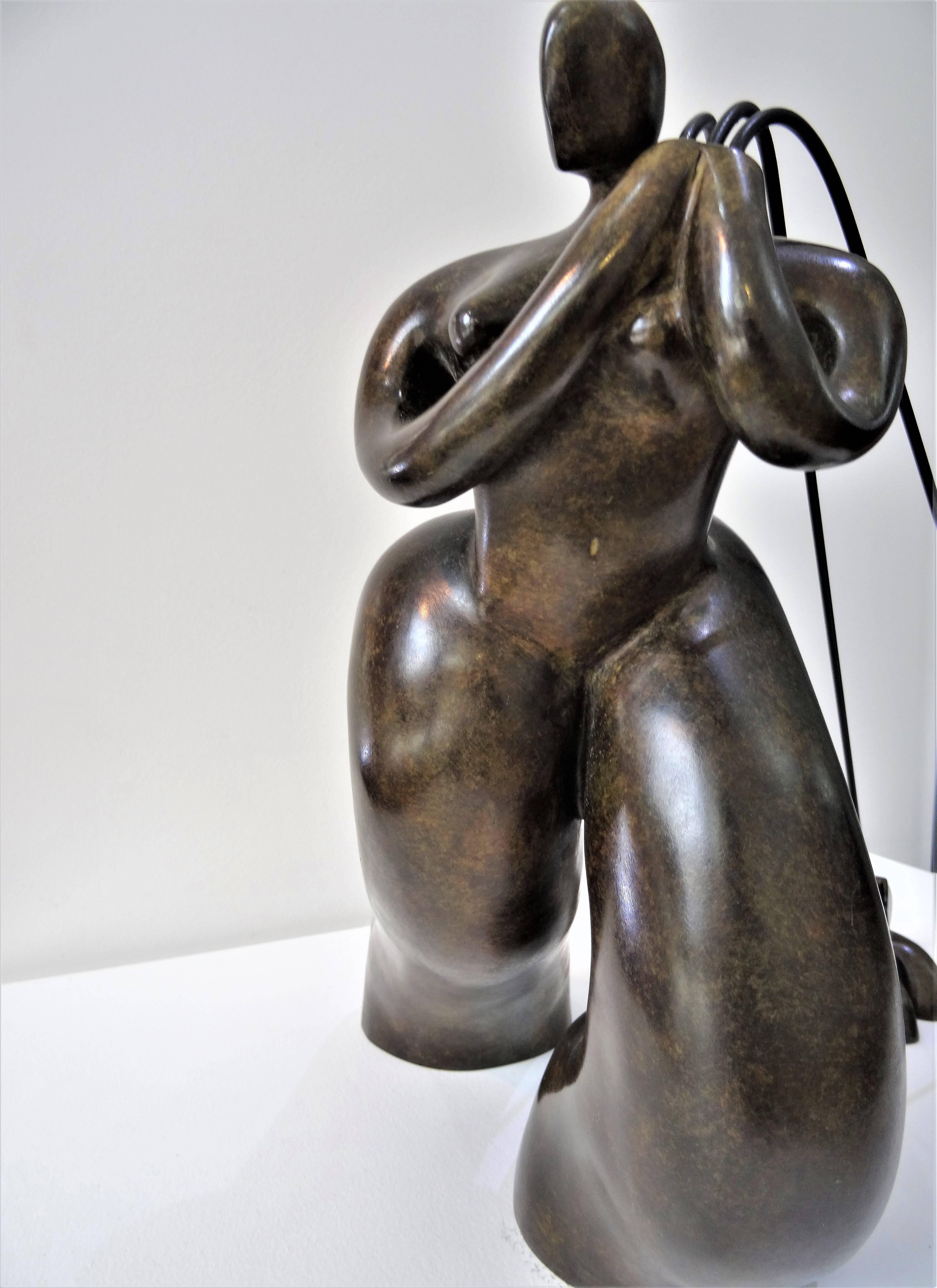 Femme Aux Trois Chiens - Contemporary Sculpture by Lolek