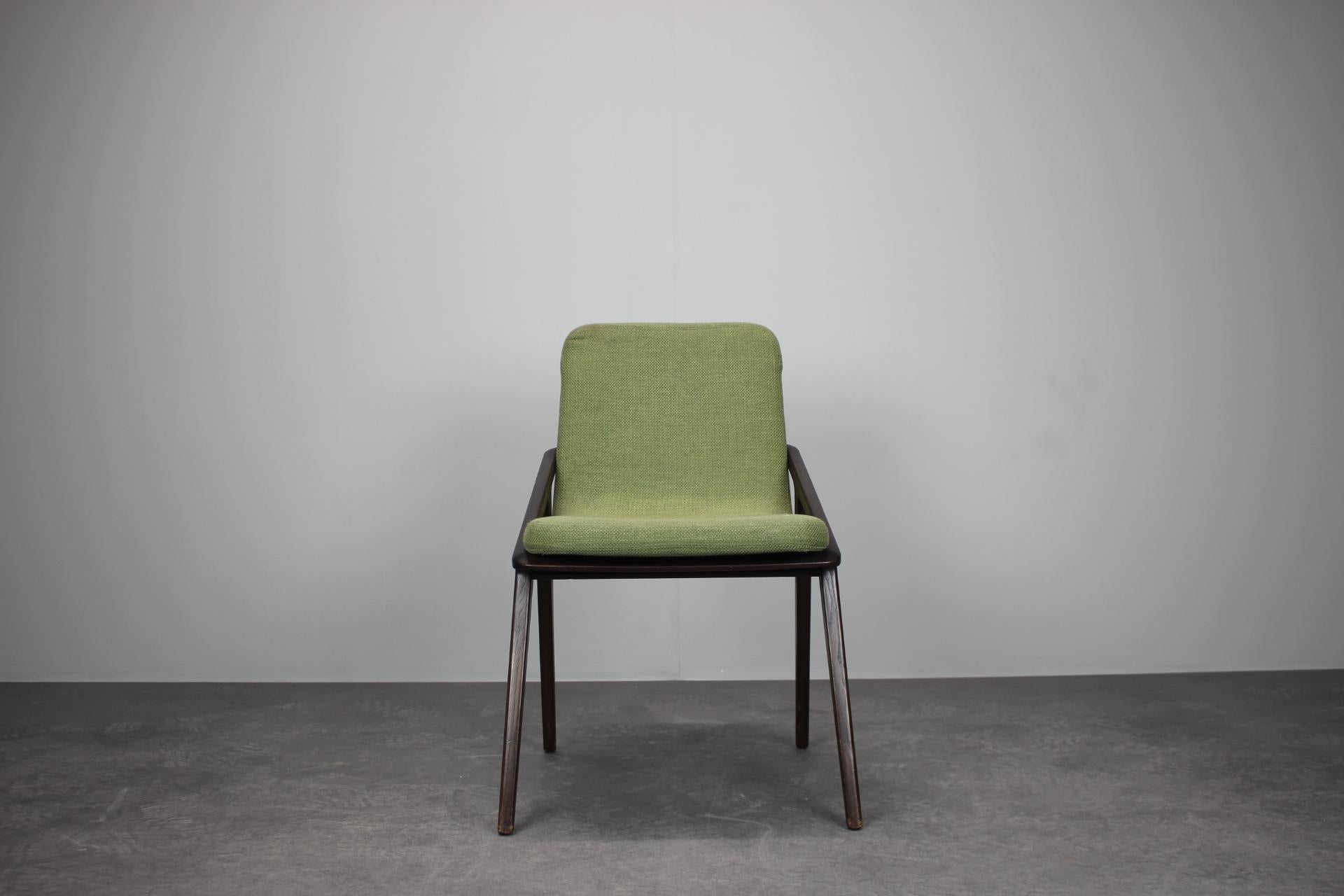 - Made in Italy,
- made of fabric and wood,
- shows signs of use,
- seat height 48 cm,
- good original condition.