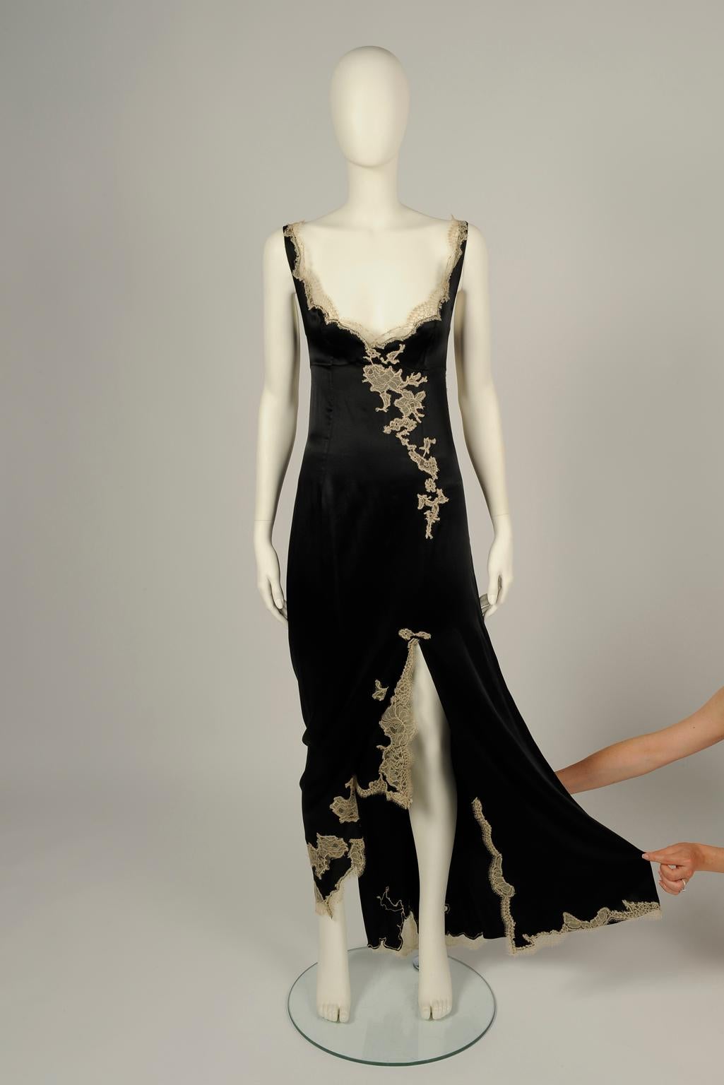 Lolita Lempicka Runway Lace-Trimmed Open-Back Slip Dress Gown:: automne-hiver 1998 1