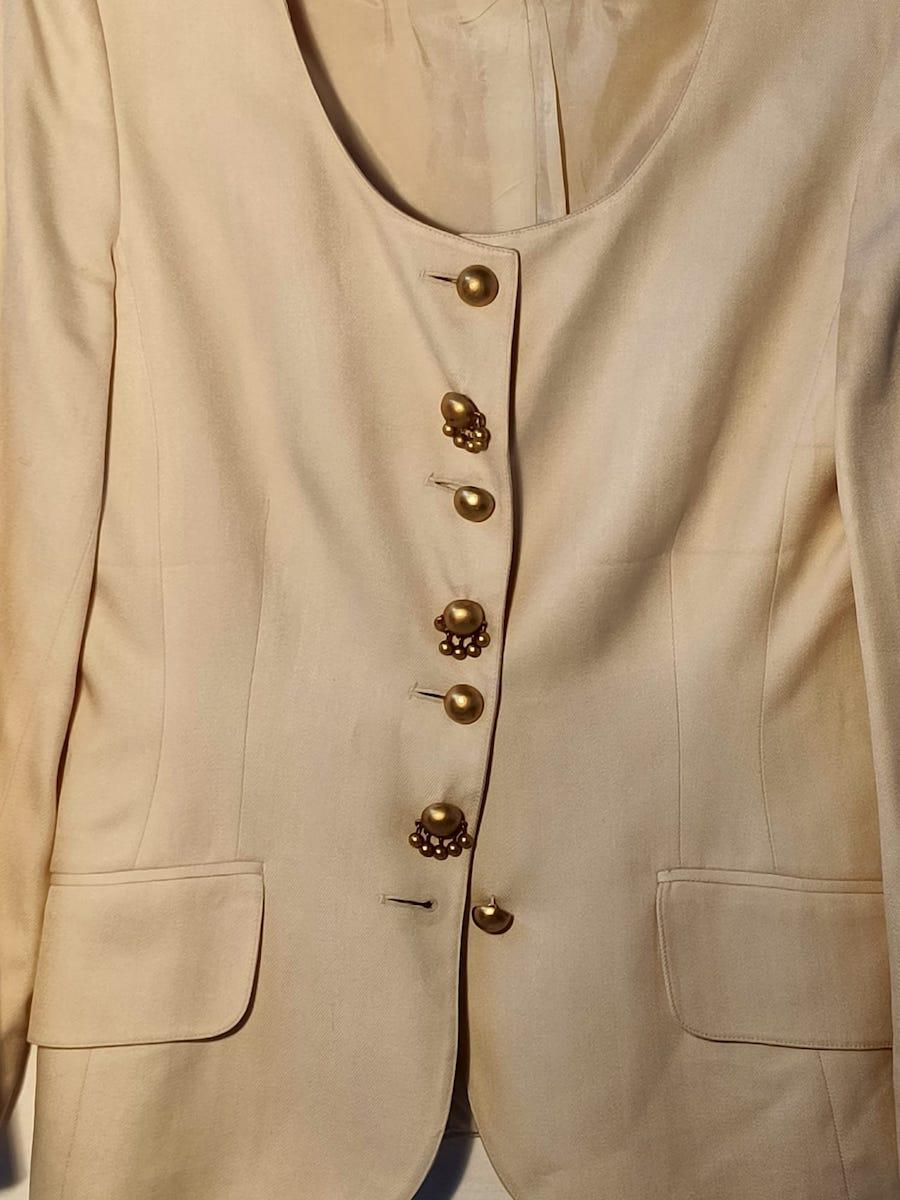 Lolita Lempicka Vintage-Blazer in Creme mit Goldknöpfen, Frankreich, 1990er Jahre Damen im Angebot