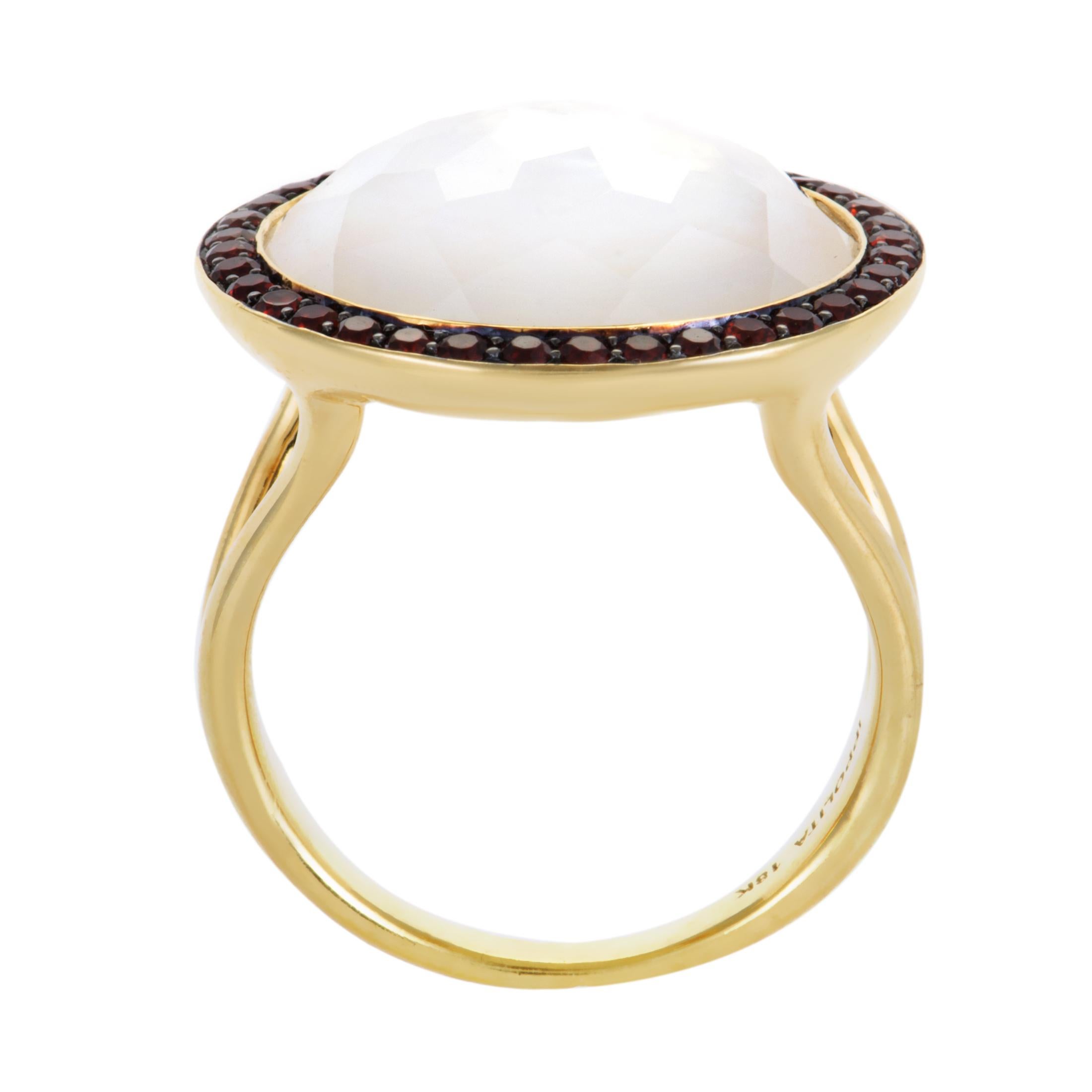 Exuding their majestic nuance in an exuberant and passionate manner, the gorgeous garnets neatly encircle the marvelous mother of pearl in this outstanding 18K yellow gold ring from the esteemed “Lollipop” collection by Ippolita.
Ring Top