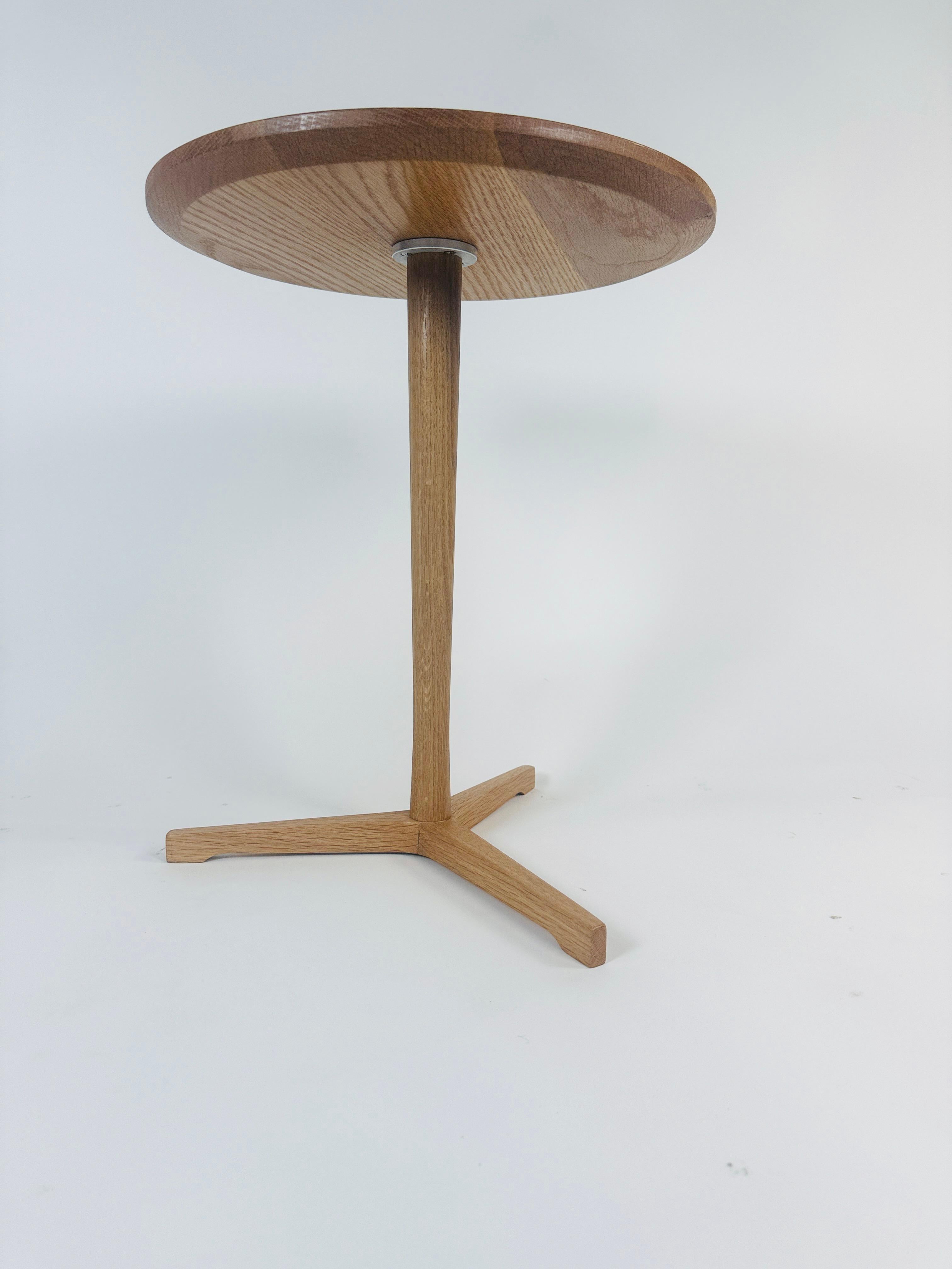Lollipop side table in Oak For Sale 5