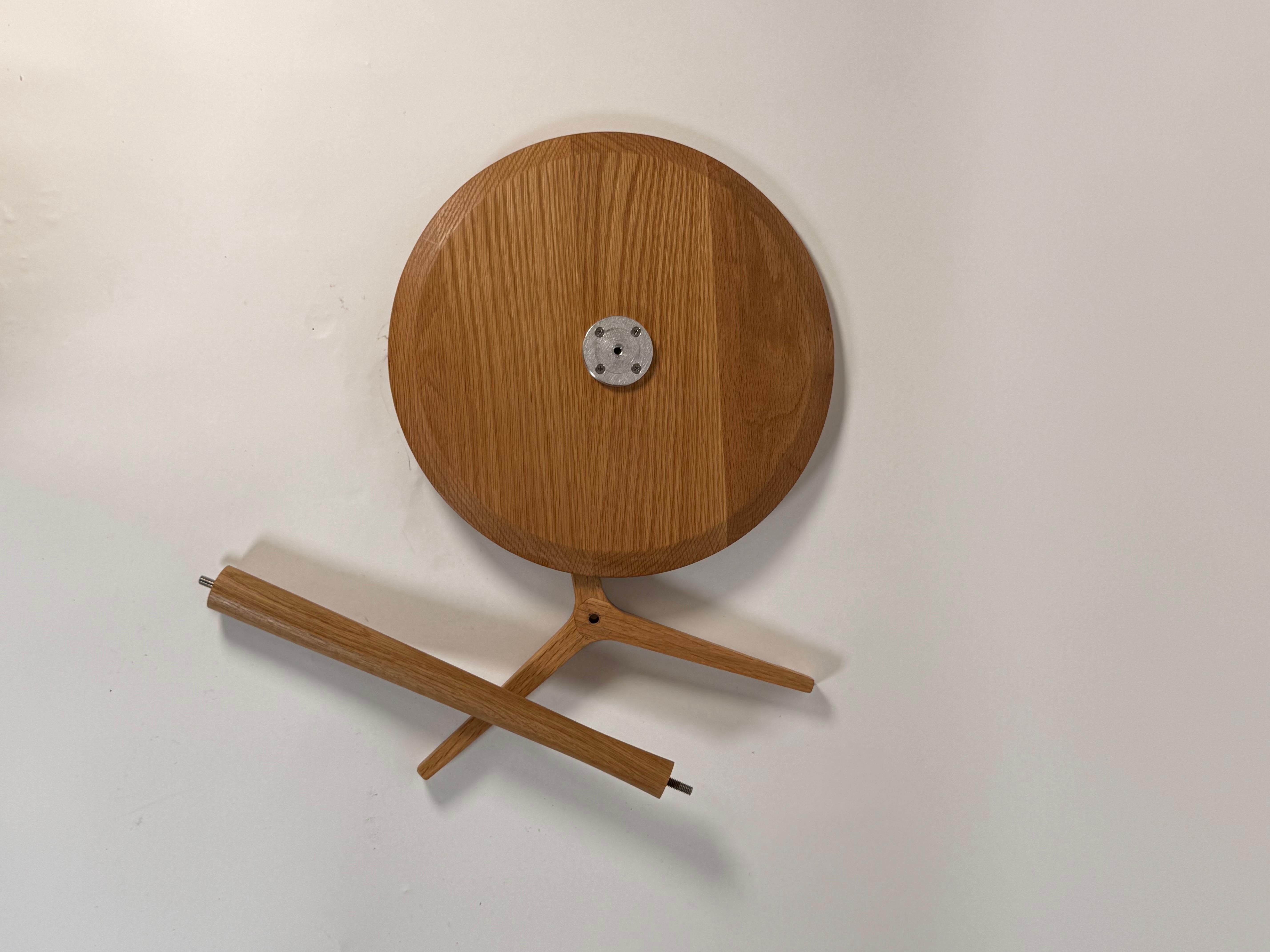 Lollipop side table in Oak For Sale 7