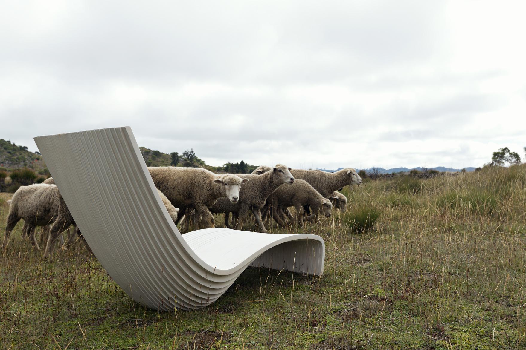 Chaise Lolo de Piegatto, une chaise longue sculpturale contemporaine Neuf - En vente à Guatemala, GU