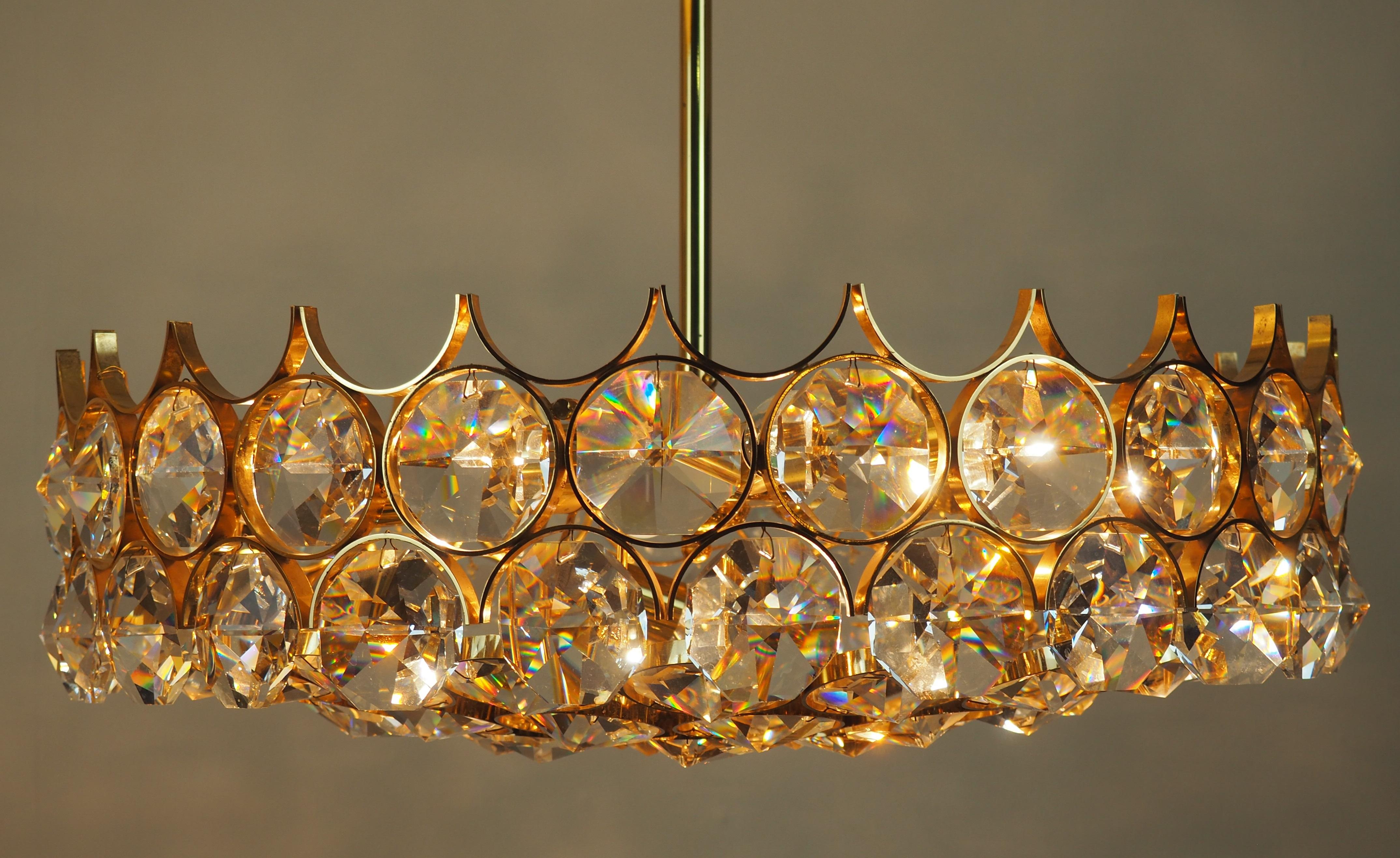 Lovely Large Gilt Brass and Crystal Chandelier by Palwa, circa 1970s In Excellent Condition For Sale In Wiesbaden, Hessen