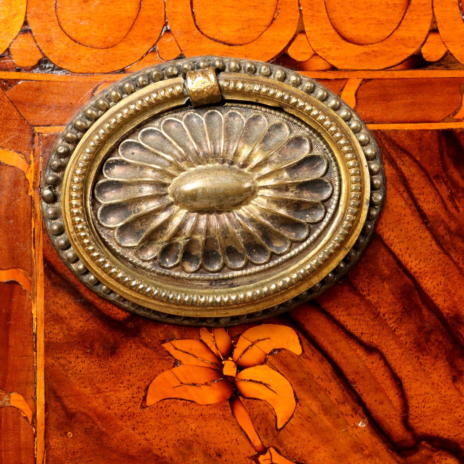 Lombard Neoclassical Chest of Drawers, Italy Last Quarter of the 18th Century 2