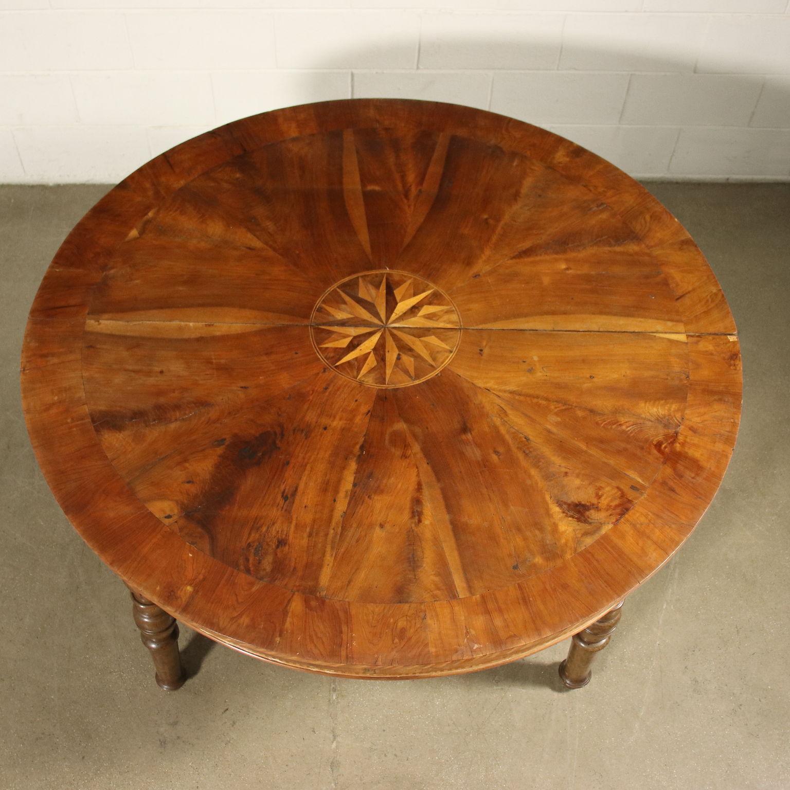 Other Lombard-Venetian Extensible Table Walnut, Italy, 19th Century For Sale