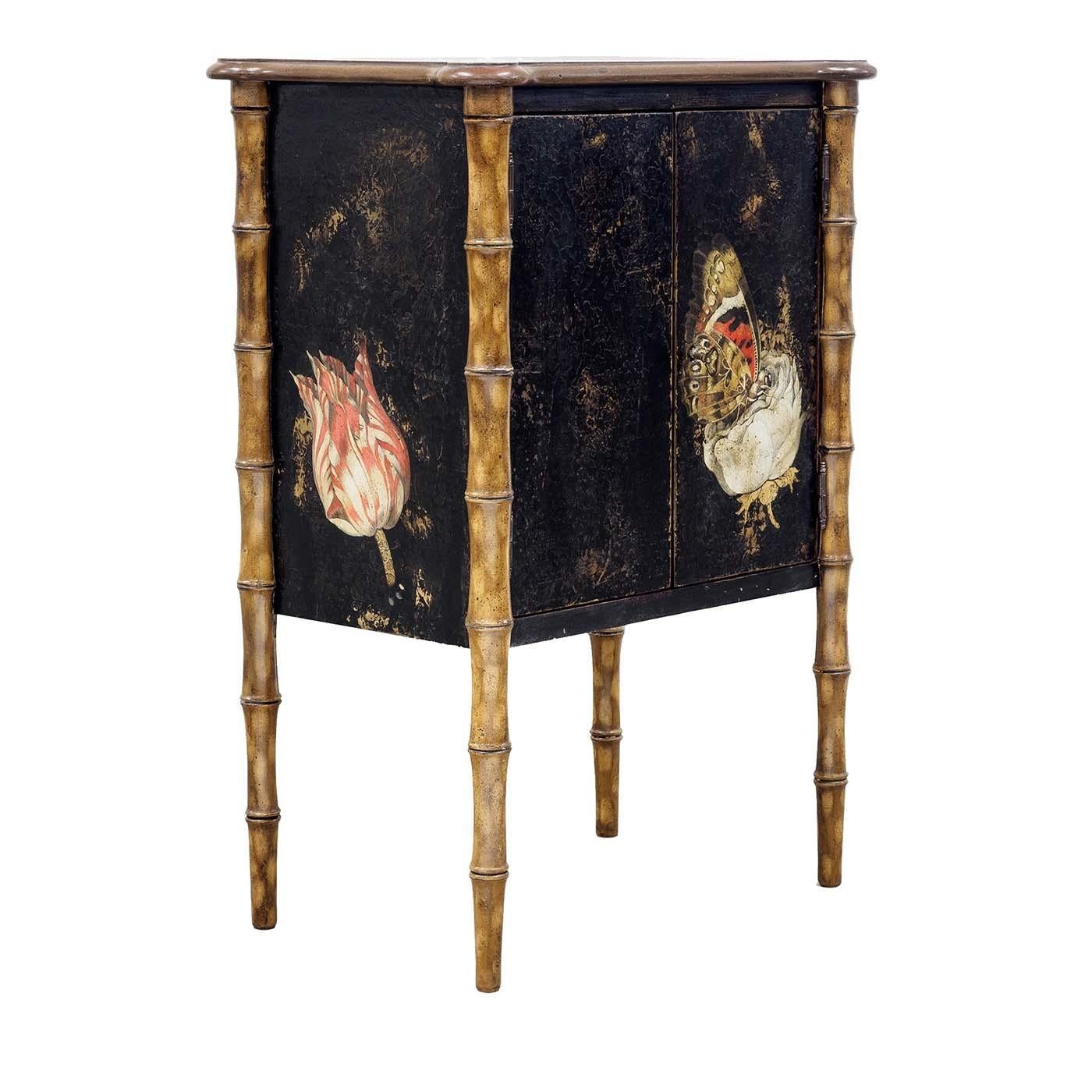 Entirely decorated by hand with Venetian style techniques, the Lombardia bedside table is custom made. The colors and decorations can be customized according to the customer's needs, to perfectly match the style of their decor. It is also possible