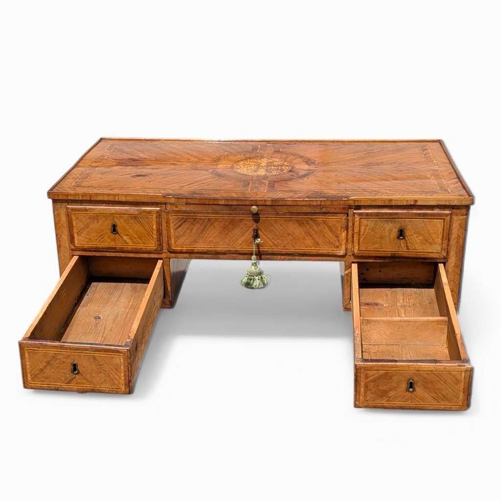 Bureau lombard Louis XVI, bois ancien, Italie, vers 1800 en vente 4
