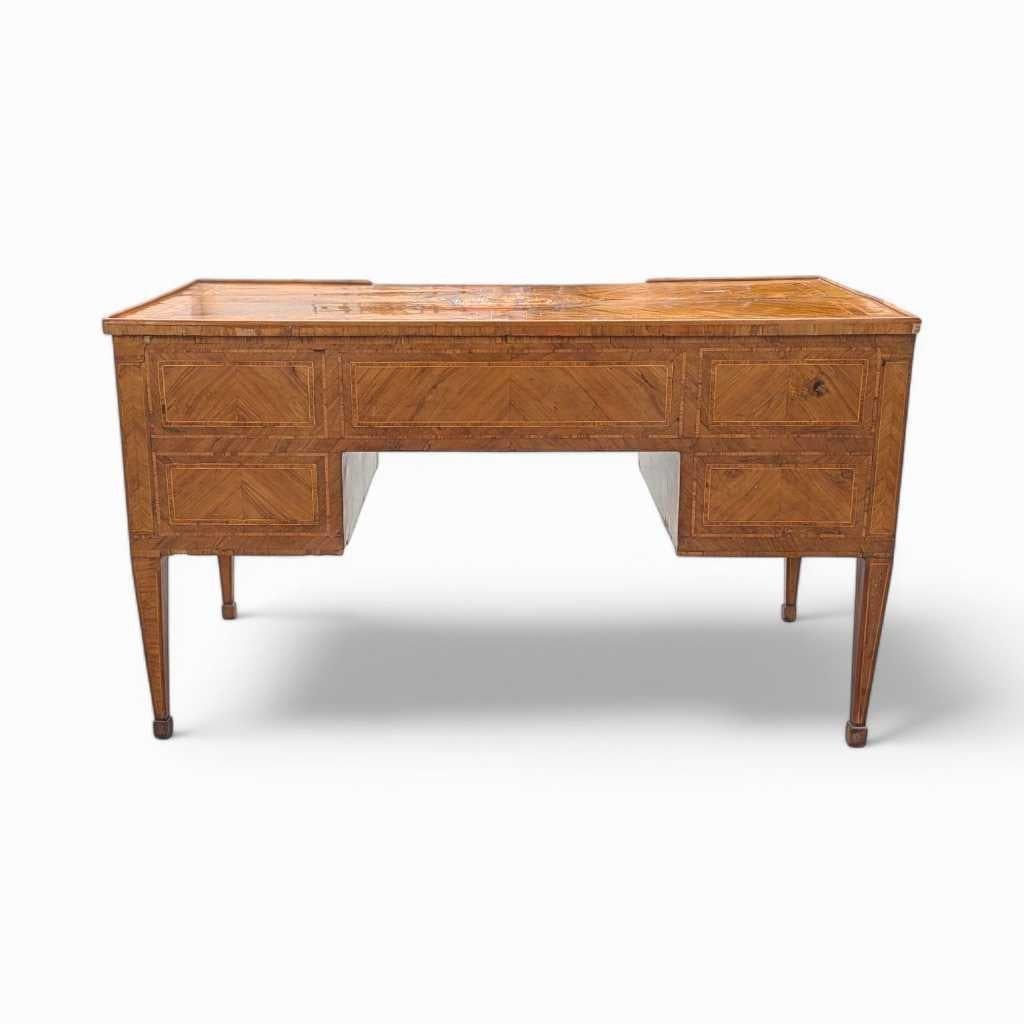 Bureau lombard Louis XVI, bois ancien, Italie, vers 1800 en vente 9