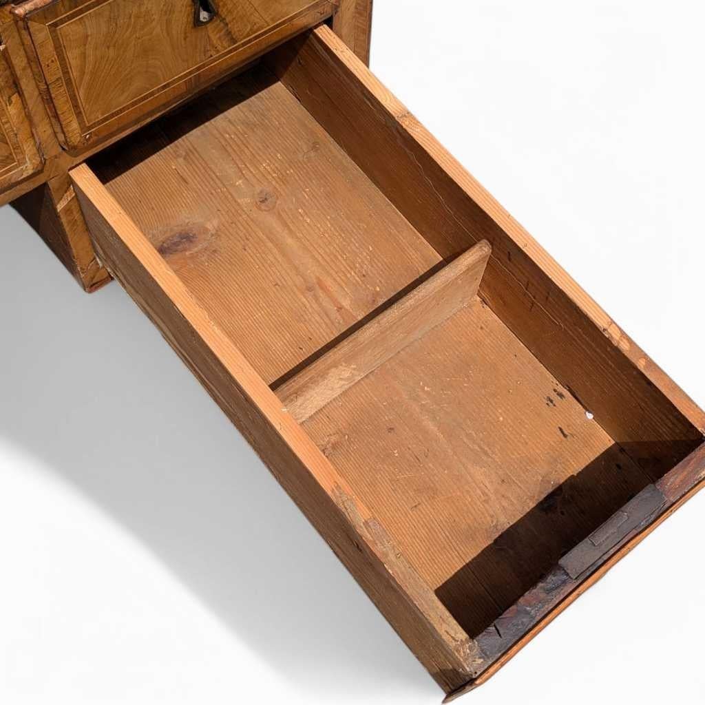 Bois de feuillus Bureau lombard Louis XVI, bois ancien, Italie, vers 1800 en vente