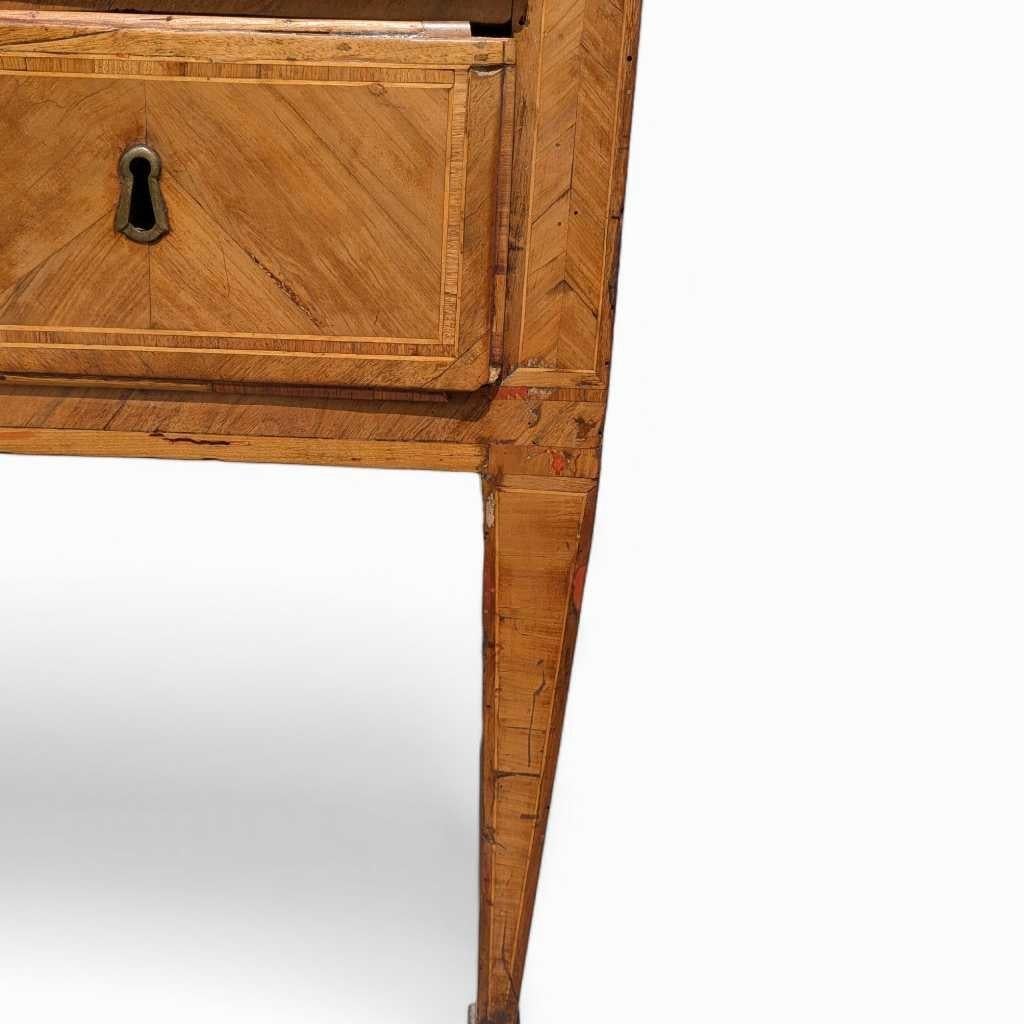 Bureau lombard Louis XVI, bois ancien, Italie, vers 1800 en vente 2