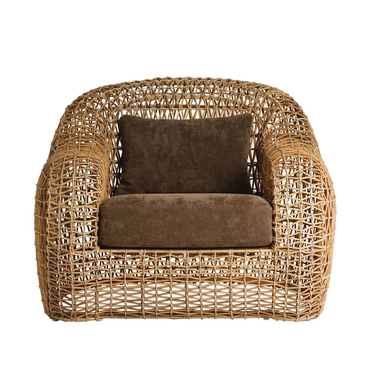 Armchair lombok Indoor or outdoor with
structure in steel and natural rattan. With
cushion seat and back included. Colors
finish in taup, brown, or ocher.
Lead time production if on stock 2-3 weeks,
if not on stock 23-24 weeks.