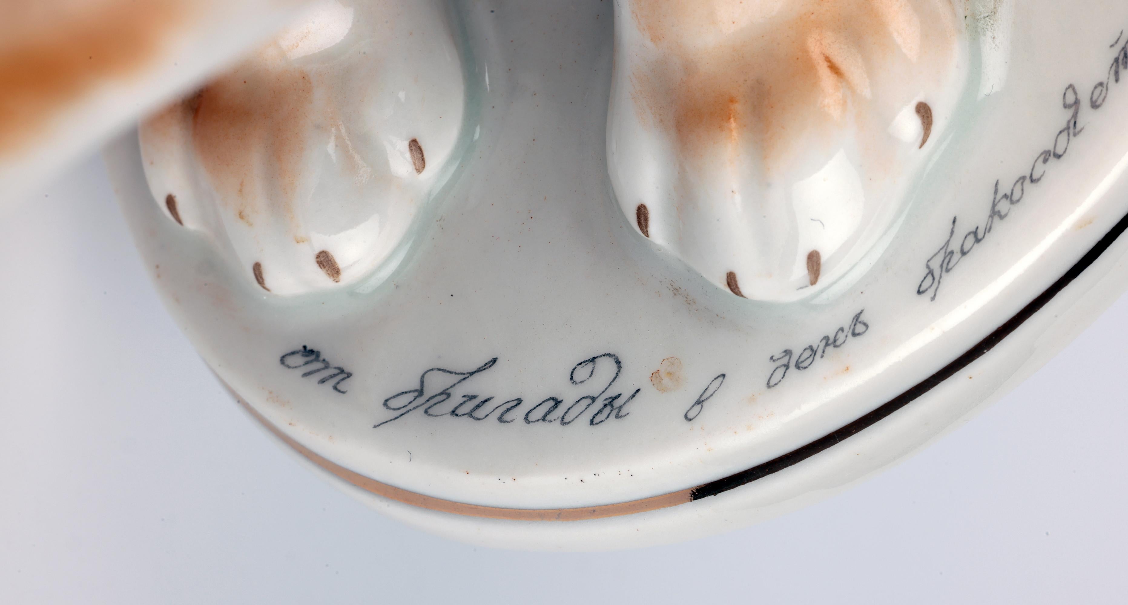 Lomonosov Porcelain Figur einer Bulldogge, handbemalt, Mitte des Jahrhunderts im Angebot 6