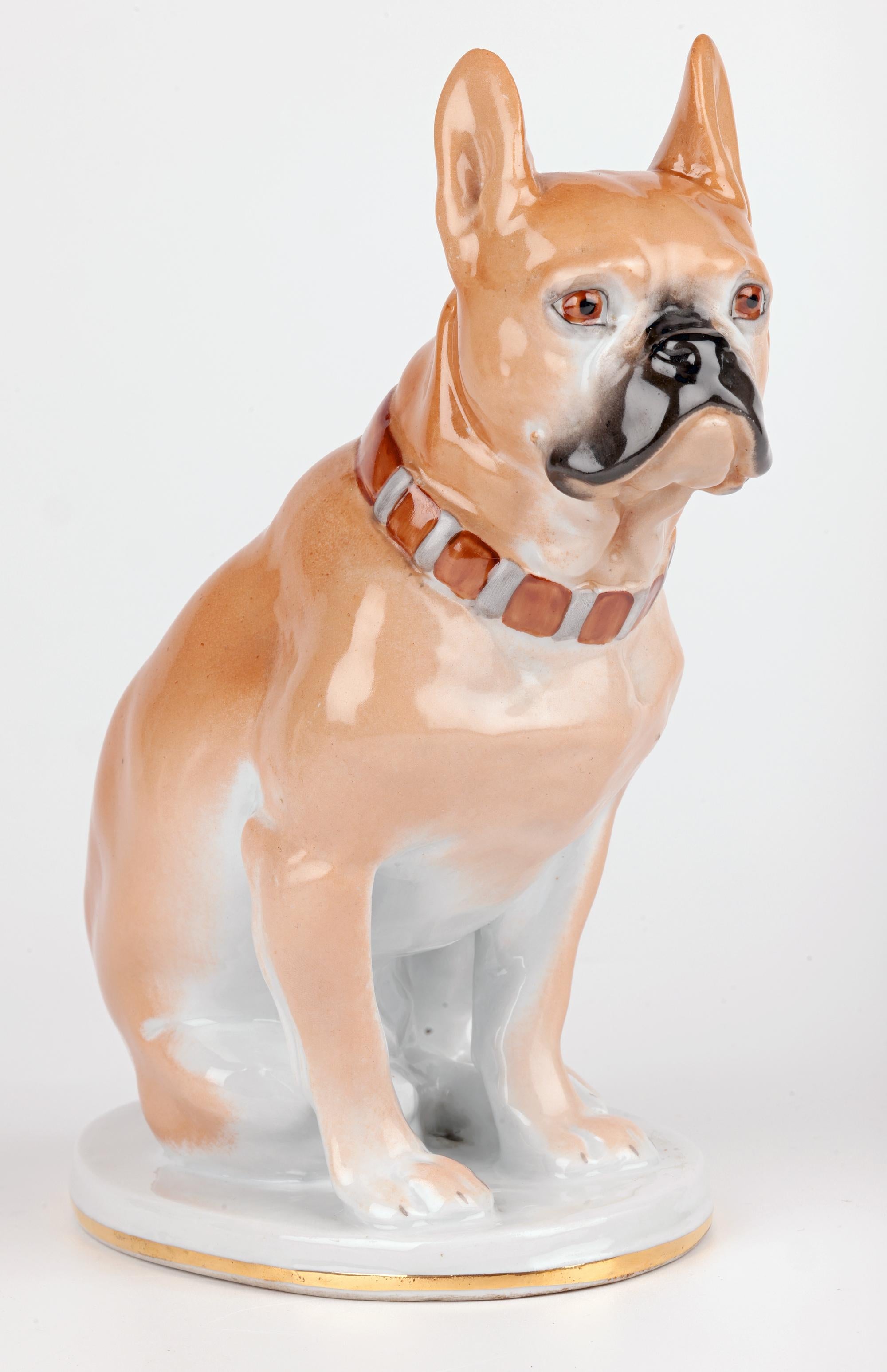 Vernissé Lomonosov Porcelain du milieu du siècle, peint à la main, représentant un bouledogue en vente
