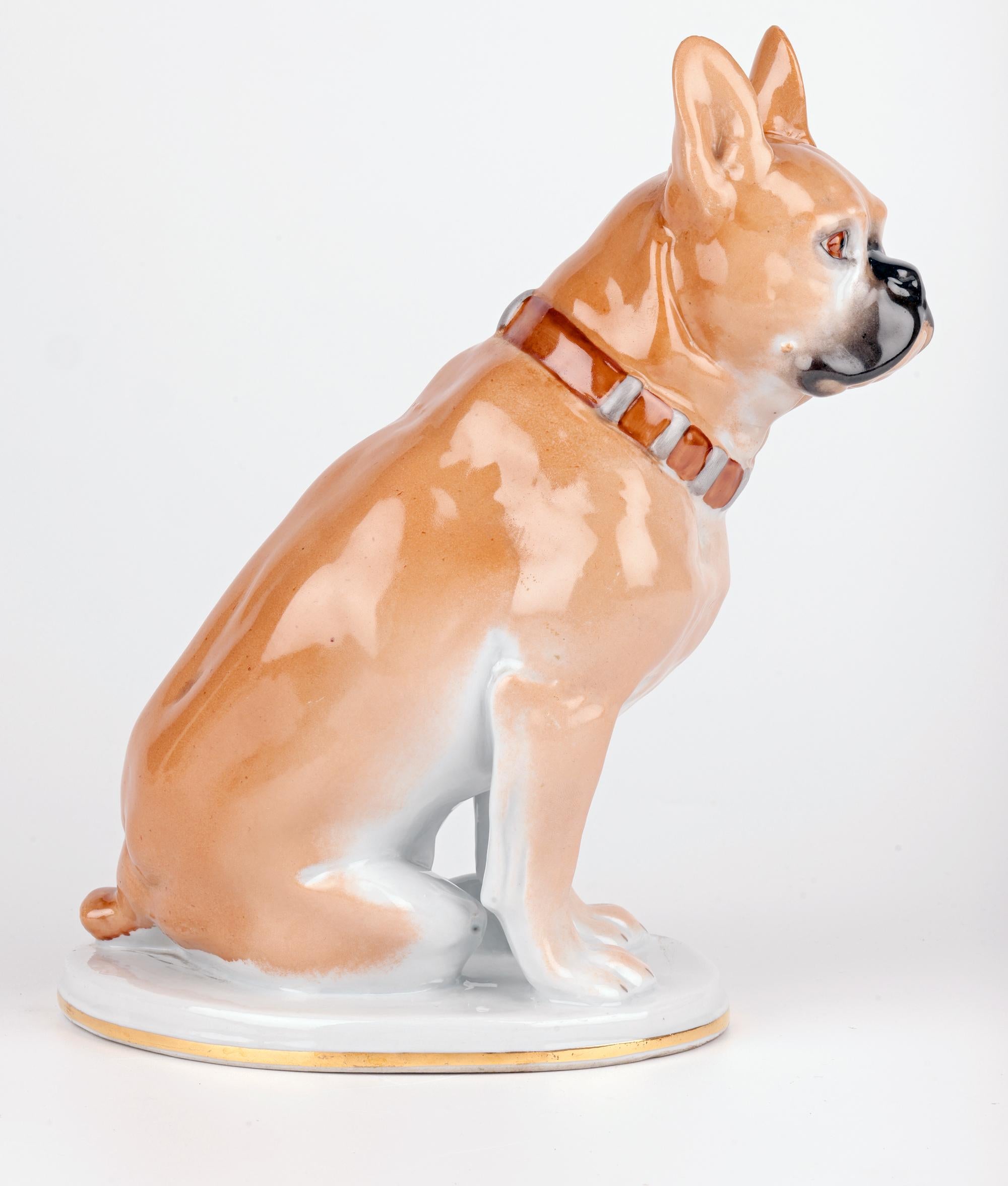 Milieu du XXe siècle Lomonosov Porcelain du milieu du siècle, peint à la main, représentant un bouledogue en vente