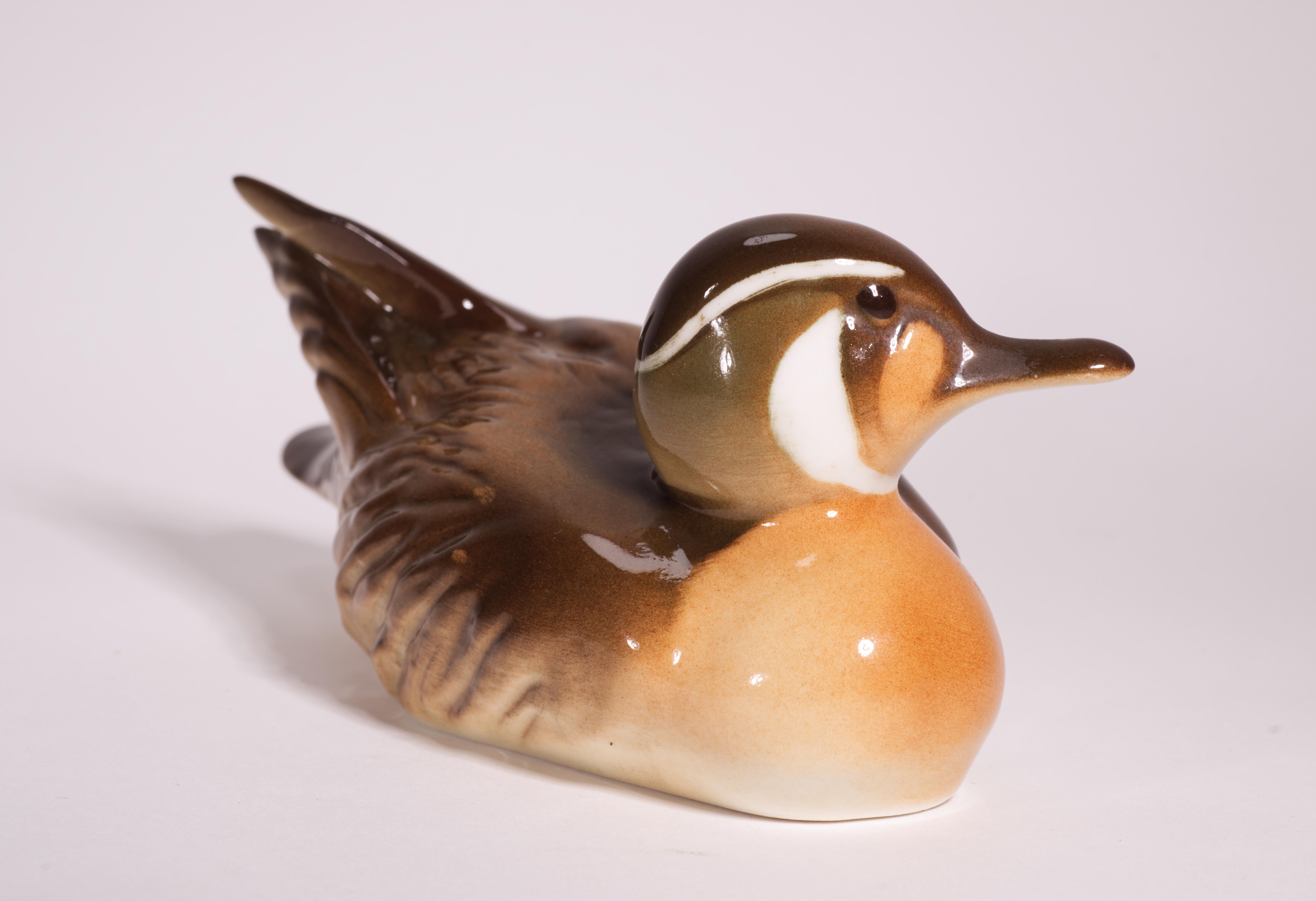 Figurilla de porcelana Lomonosov de pájaro pato, pintada a mano, 1986-1992 Ruso en venta