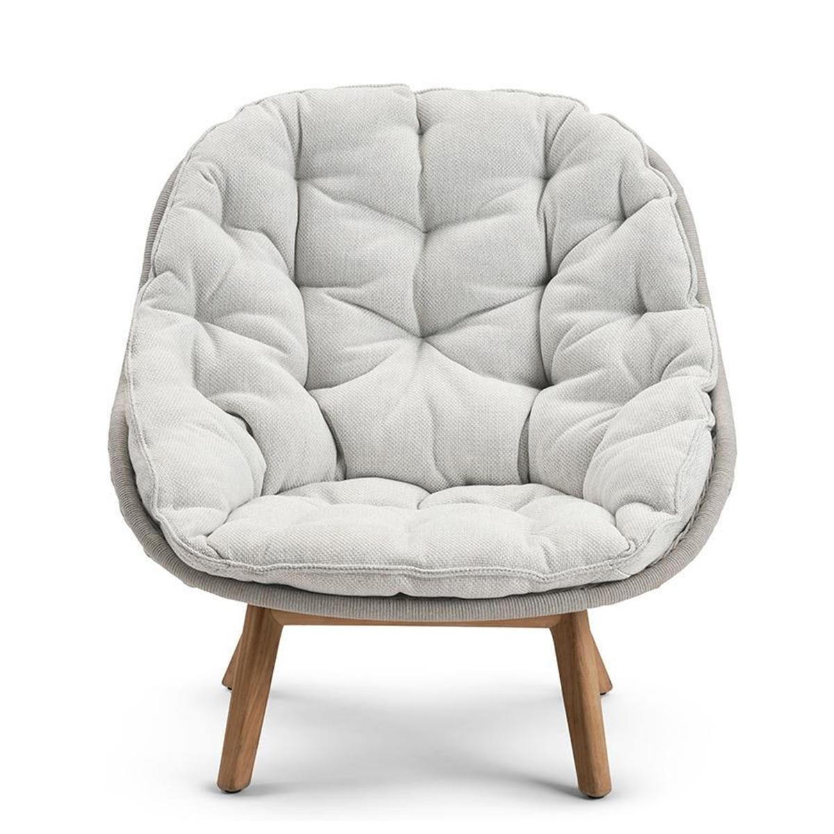 Armchair Lonam Natura with structure in solid teak in natural finish,
back seat structure in wicker and cord alliage in clear beige finish, 
with upholstered seat covered in cream outdoor fabric (Cat B.).