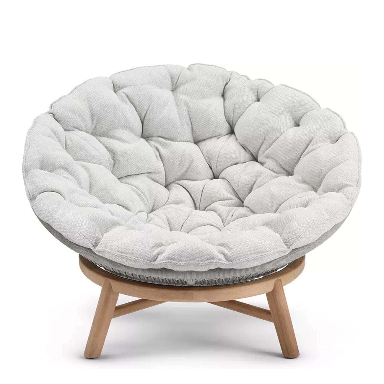 Daybed Lonam Natura with structure in solid teak in natural finish,
back seat structure in wicker and cord alliage in clear beige finish, 
with upholstered seat covered in cream outdoor fabric (Cat B.)