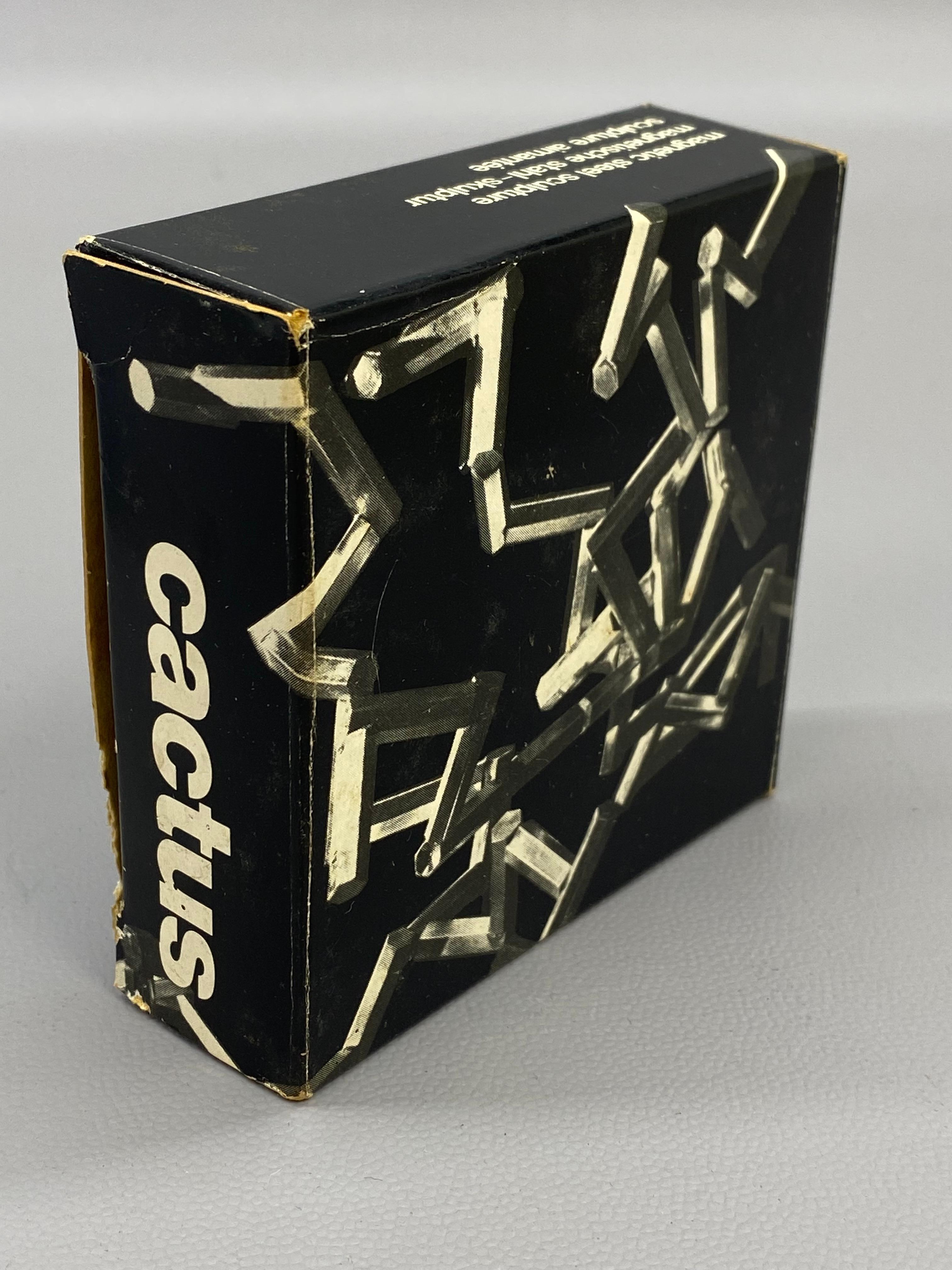 Scultura magnetica in acciaio 