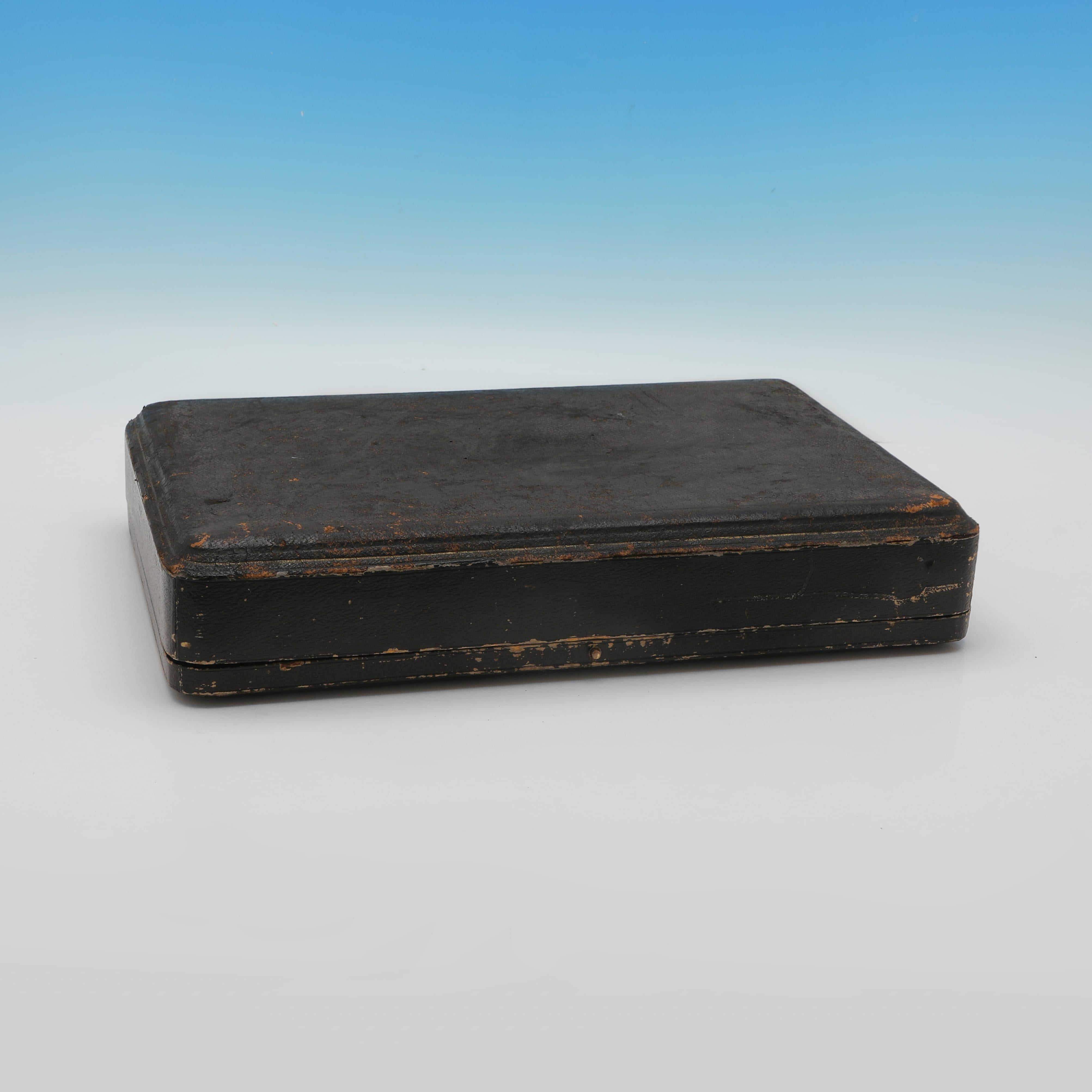 Argent sterling Salières et cuillères anciennes en argent sterling de Londres par Goldsmiths Alliance 1880 en vente