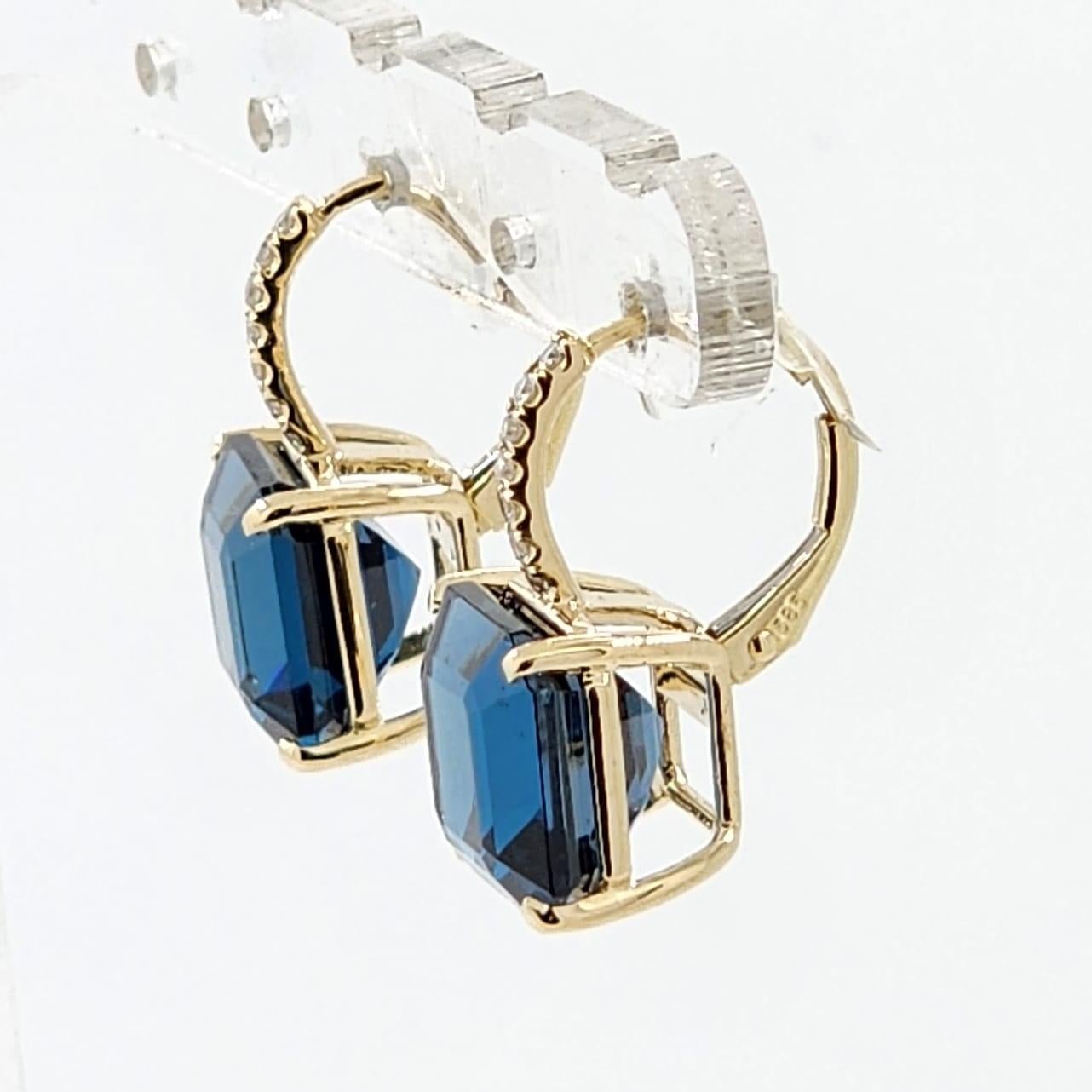 Londoner blau-blauer Topas-Tropfen-Ohrring aus 14K Gelbgold (Zeitgenössisch)