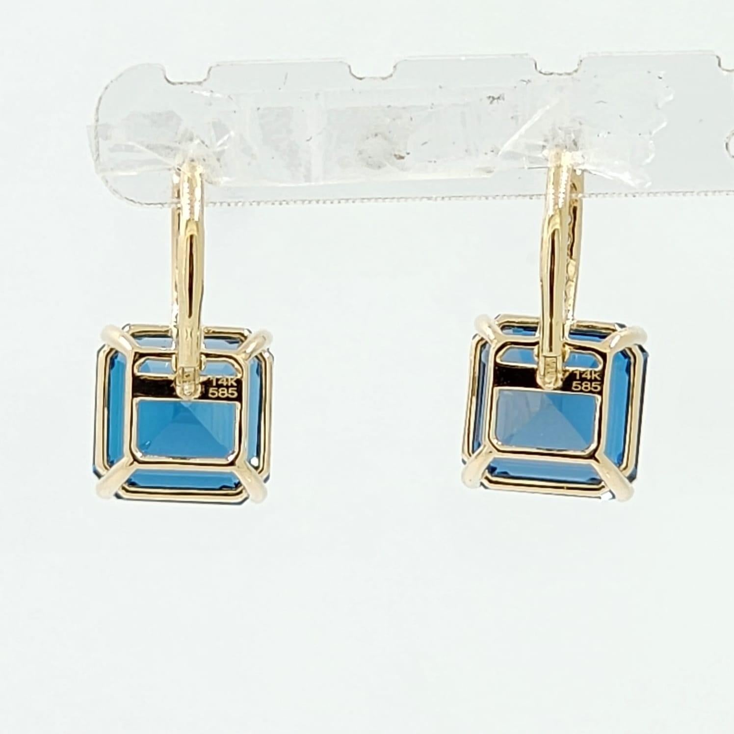 Londoner blau-blauer Topas-Tropfen-Ohrring aus 14K Gelbgold (Carréeschliff)