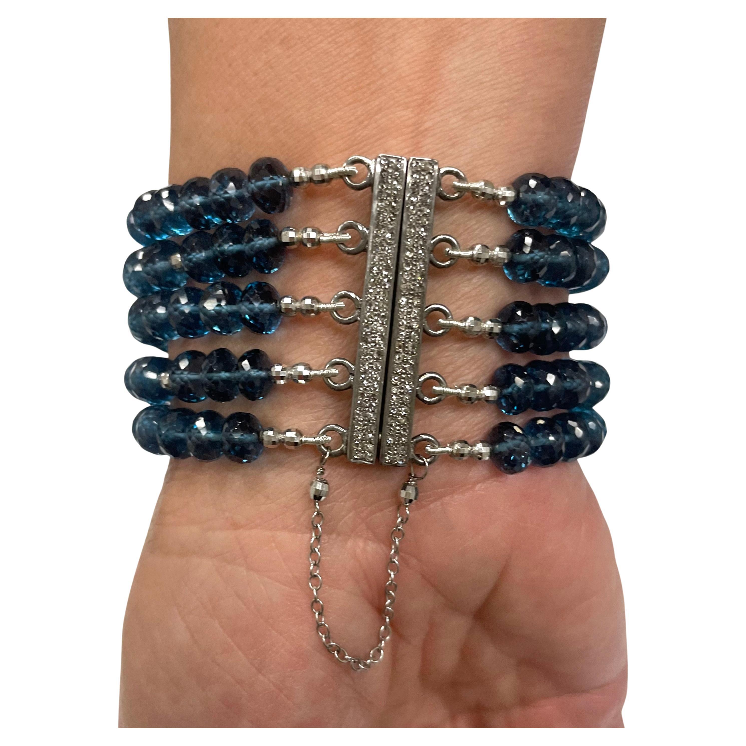 Mehrreihiges Londoner Armband aus blauem Quarz und Diamanten Damen im Angebot