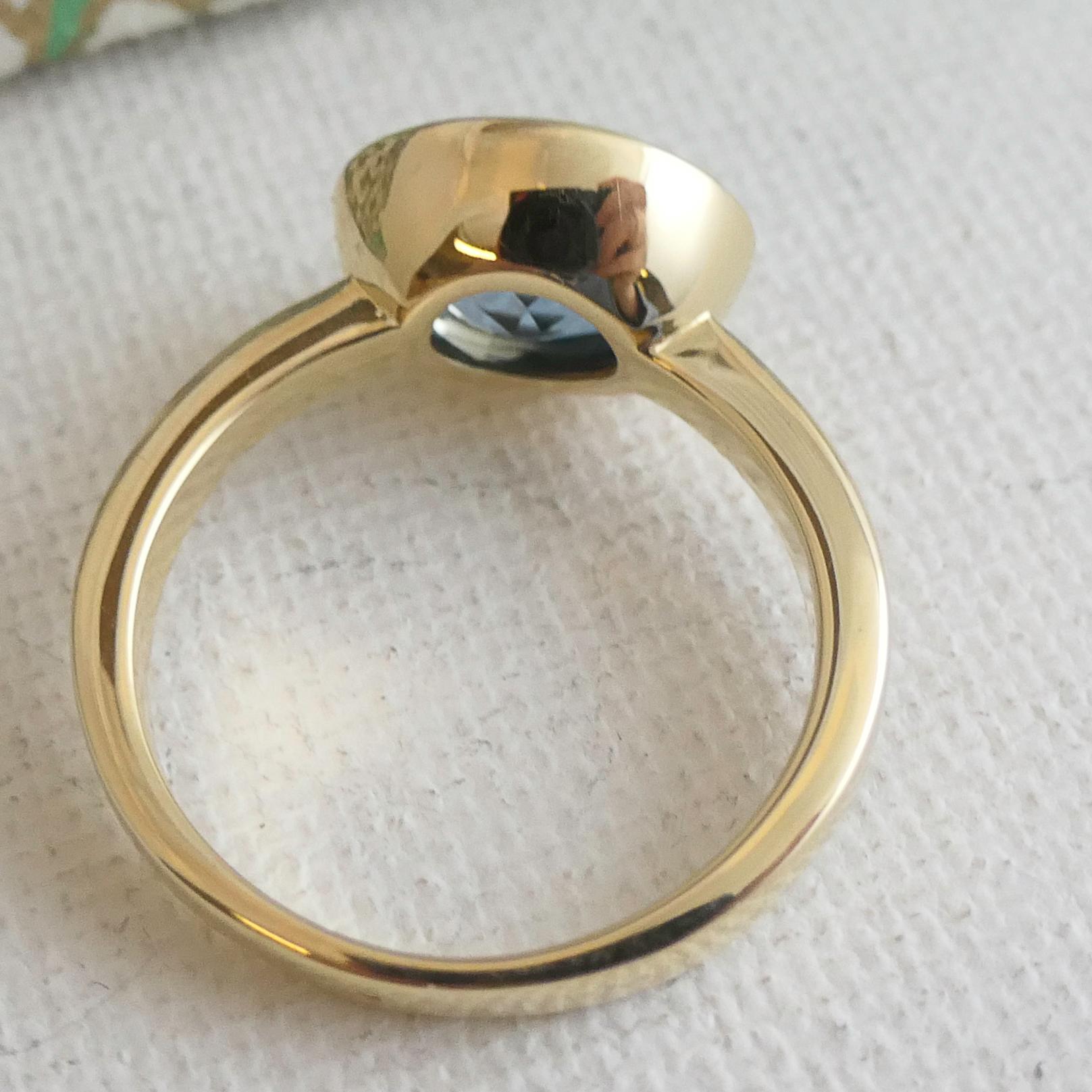 London Blue Topaz 14kt Yellow Gold Ring - Size 7 In New Condition For Sale In Oslo, 03