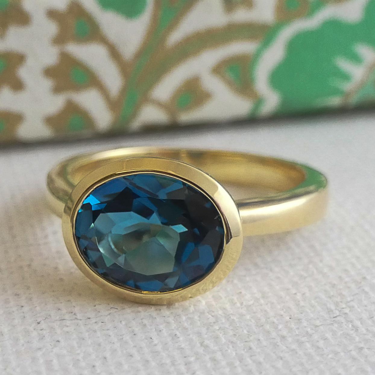 London Blue Topaz 14kt Yellow Gold Ring - Size 7 For Sale 1