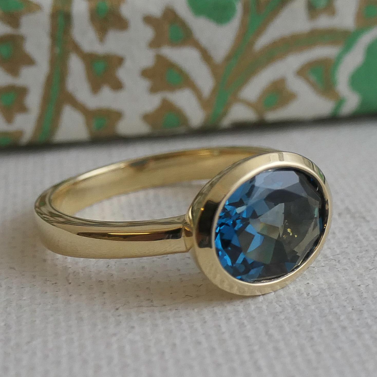 London Blue Topaz 14kt Yellow Gold Ring - Size 7 For Sale 2