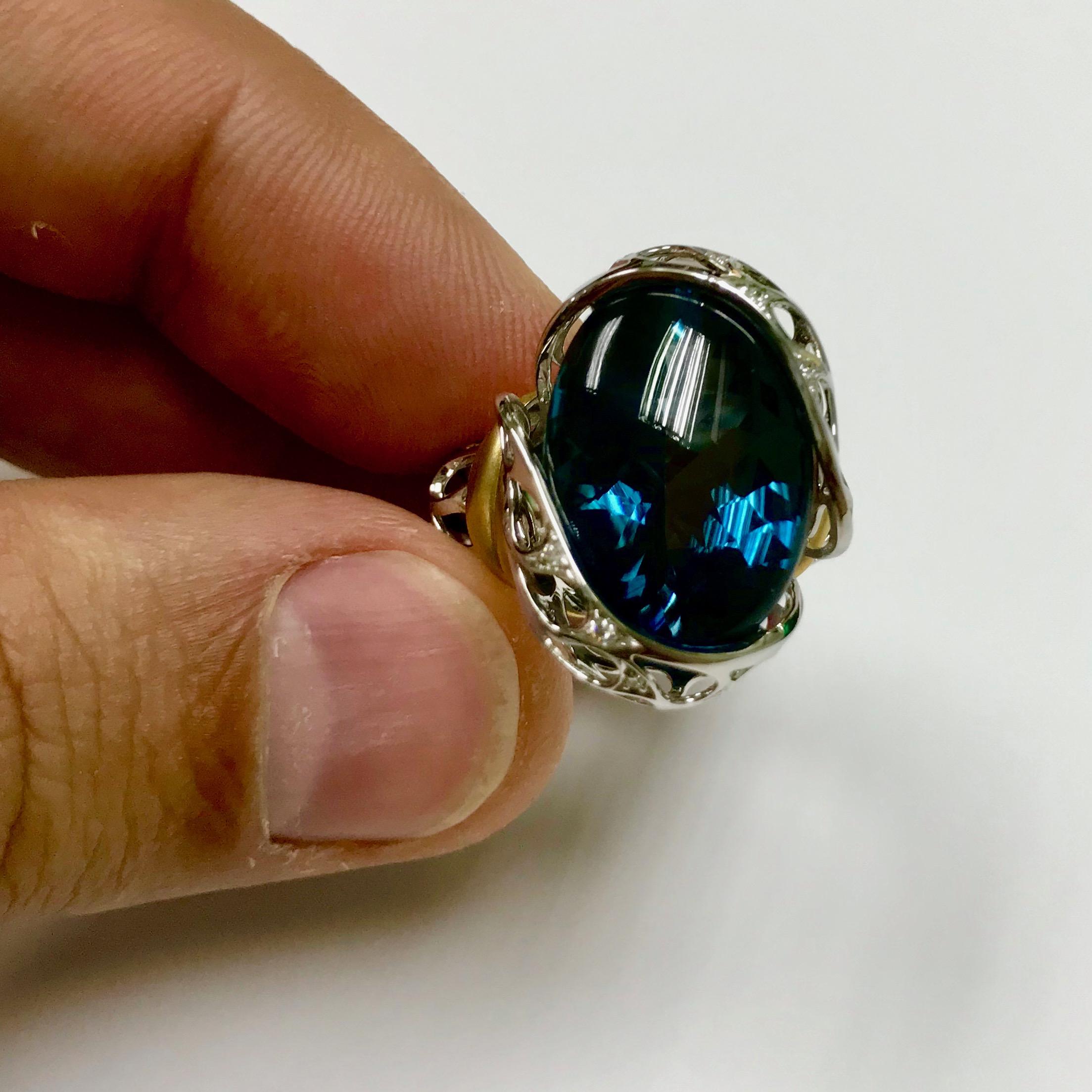 Contemporary London Blue Topaz 18 Karat White Yellow Gold Ring For Sale