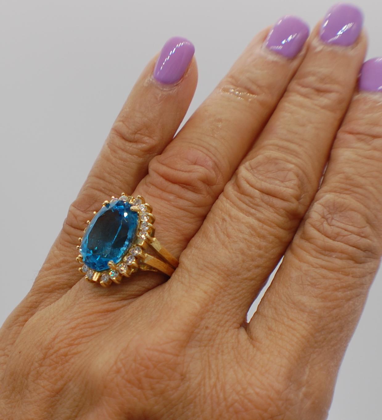 London Blue Topaz and 1 Carat Diamond Halo Ring 18 Karat Yellow Gold In Excellent Condition In Laguna Hills, CA