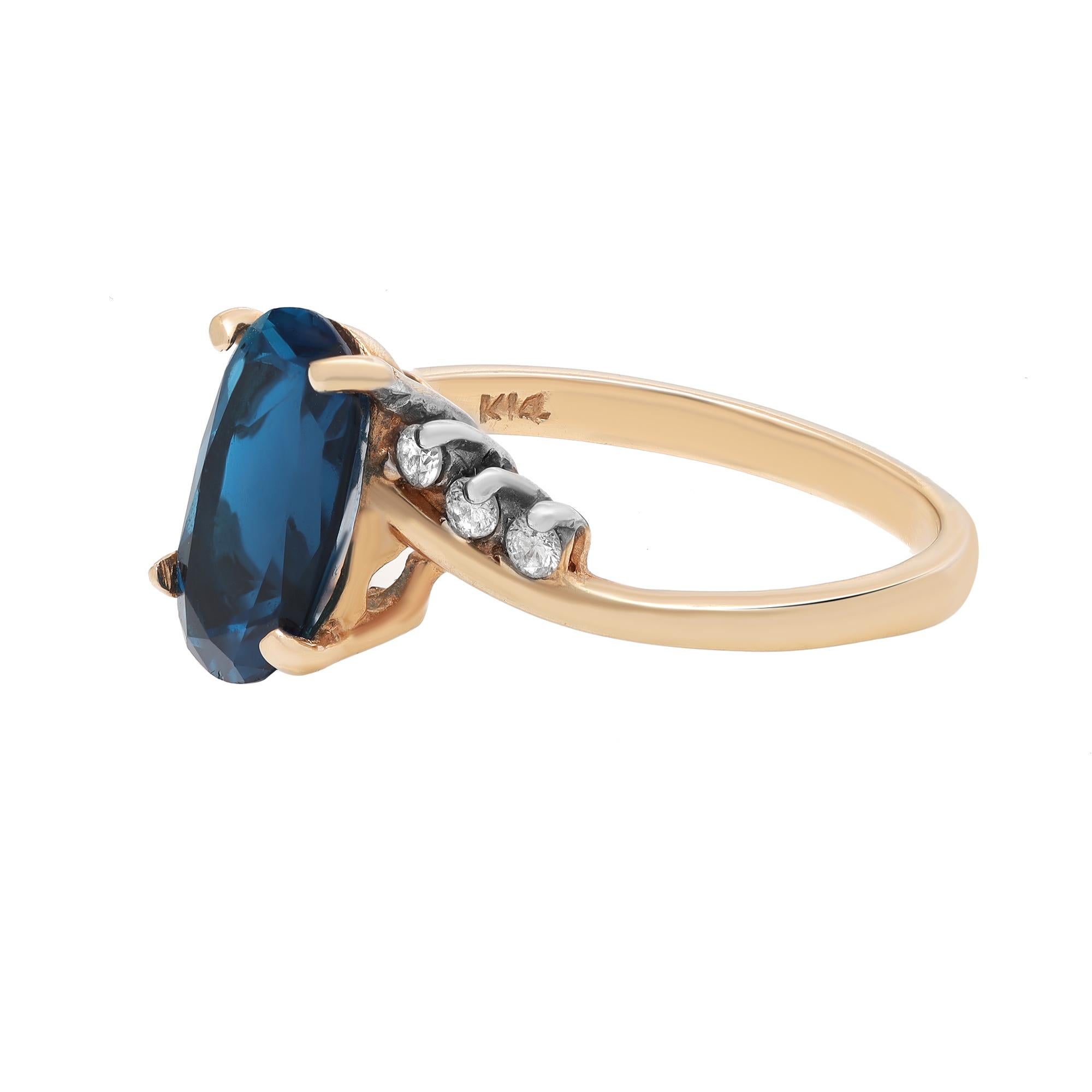 Moderne Bague London en or jaune 14 carats avec topaze bleue et diamants pour femmes 1,73 carat poids total en vente