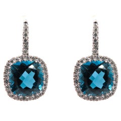 Boucles d'oreilles London en or blanc avec topaze bleue et diamants