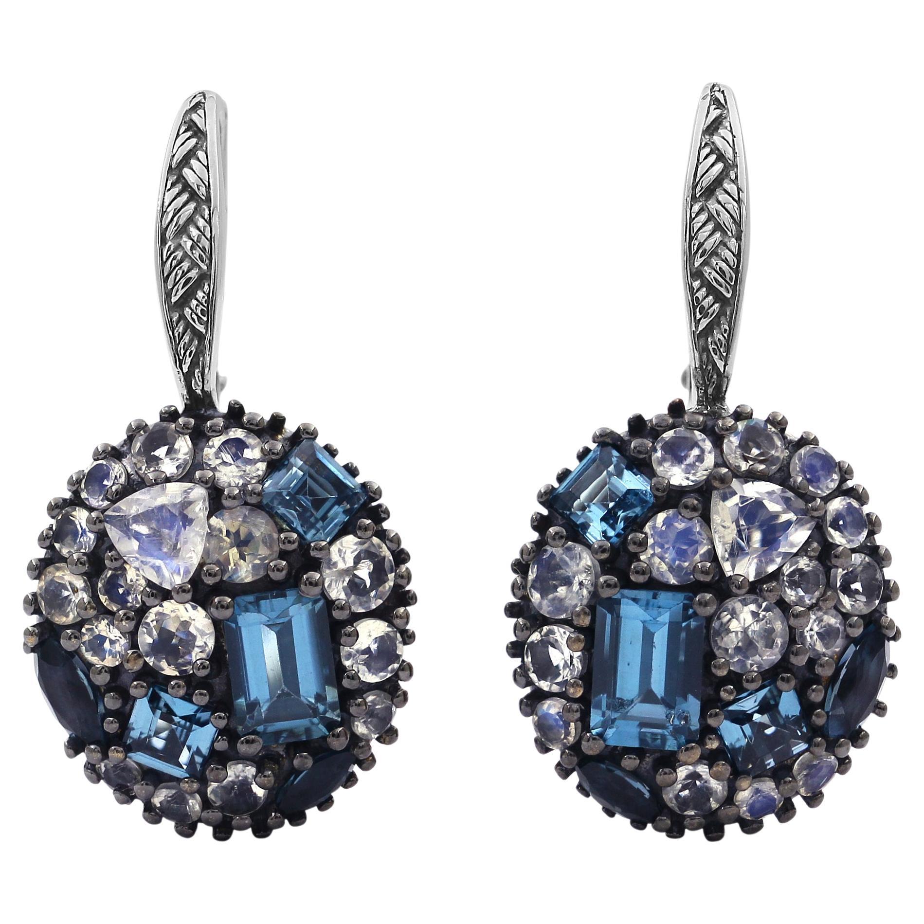 Boucles d'oreilles London en argent sterling avec topaze bleue et quartz de lune en vente